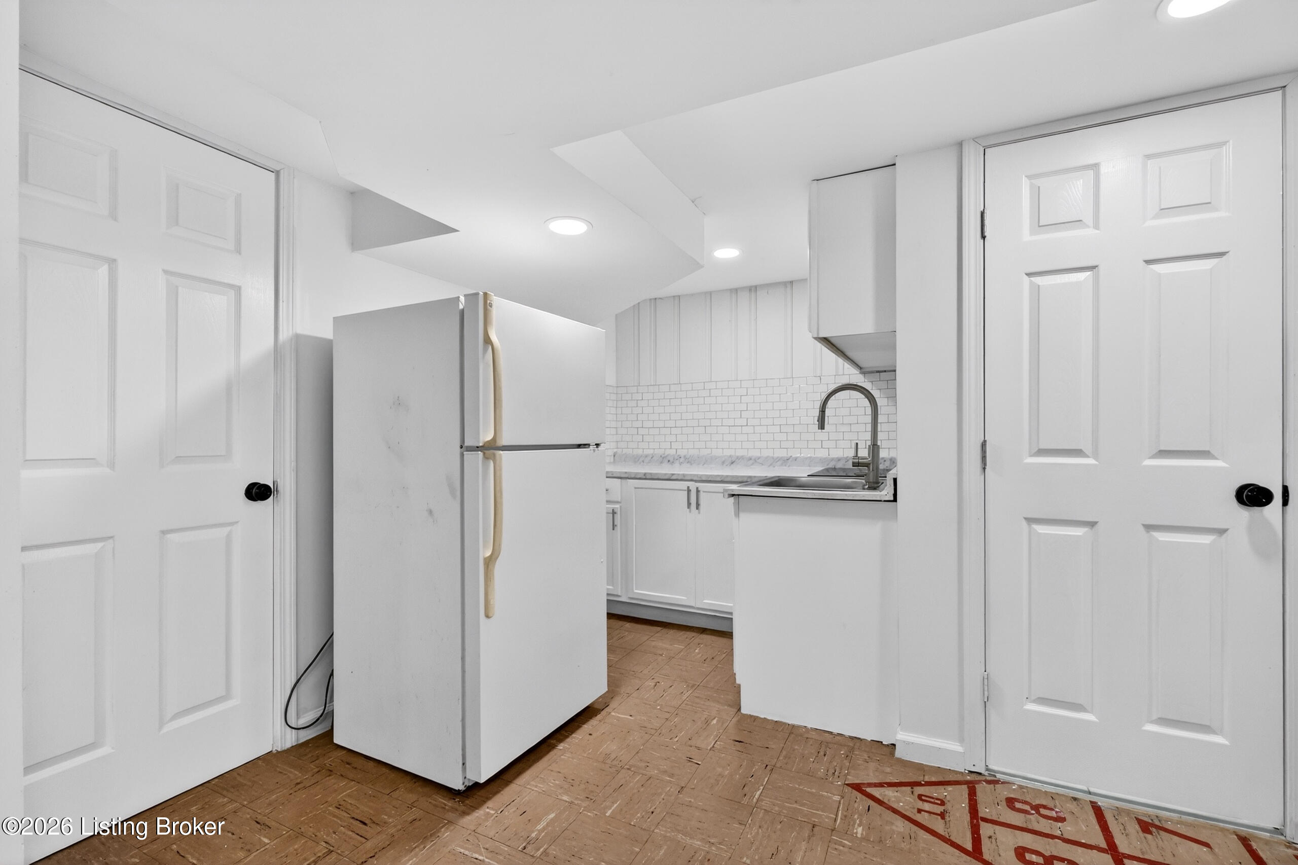 308 W Southside Ct