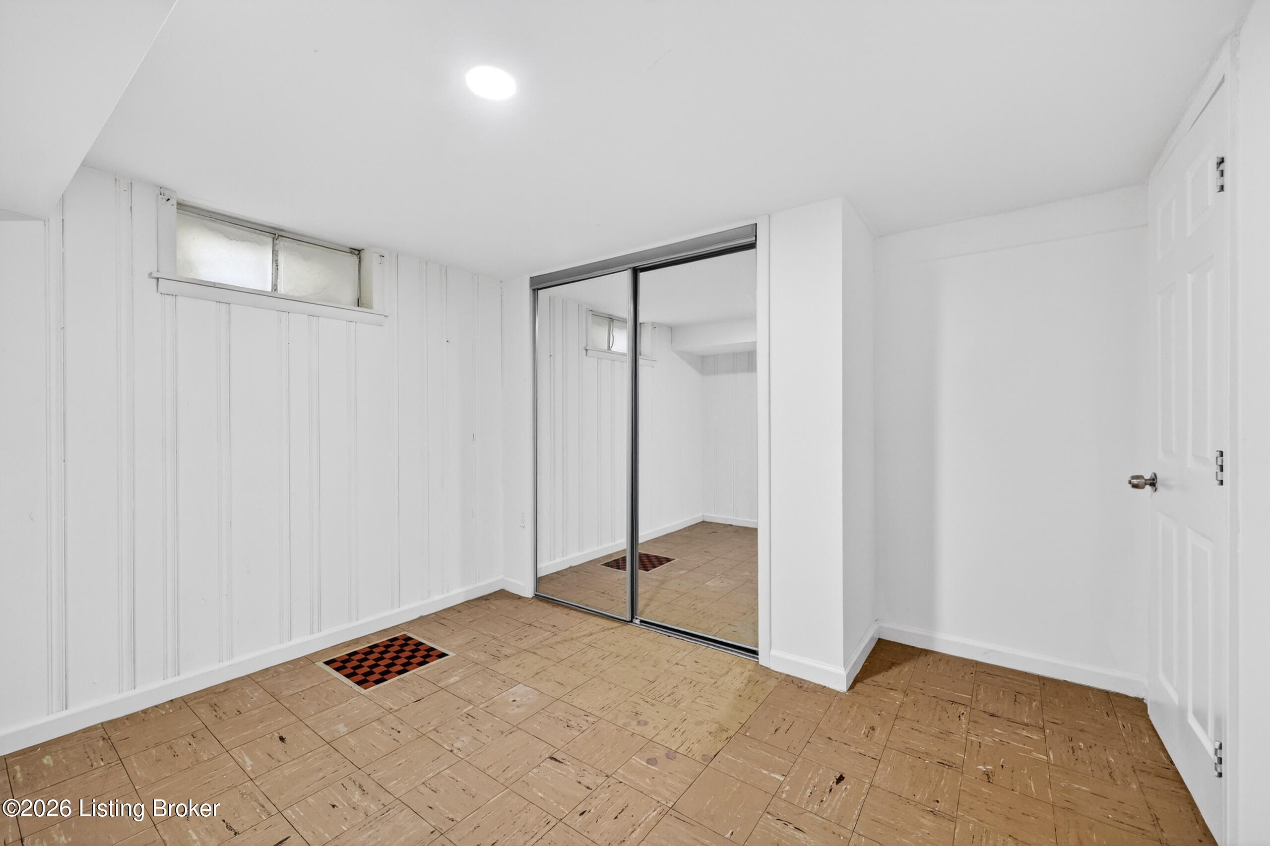 308 W Southside Ct