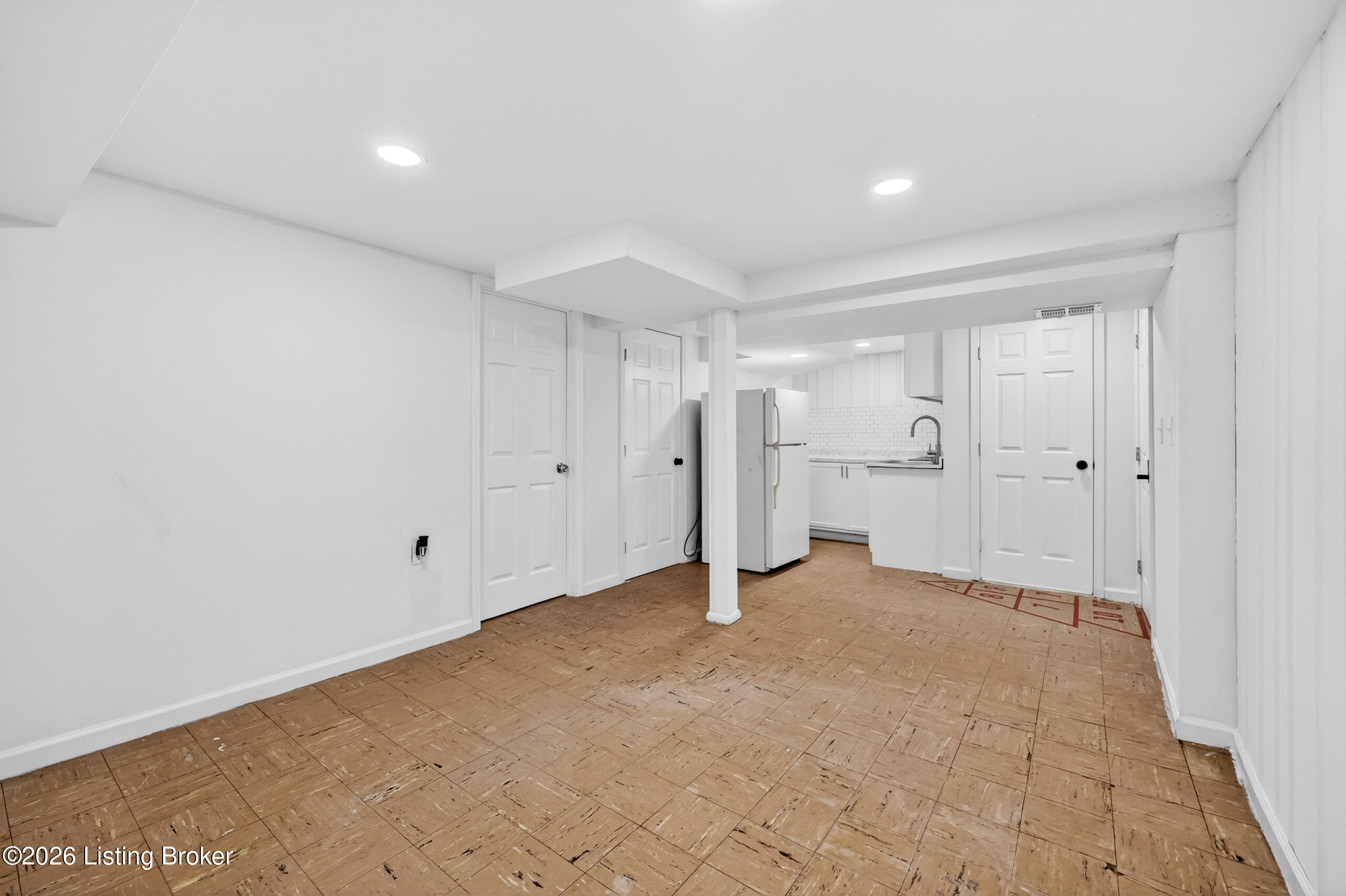 308 W Southside Ct