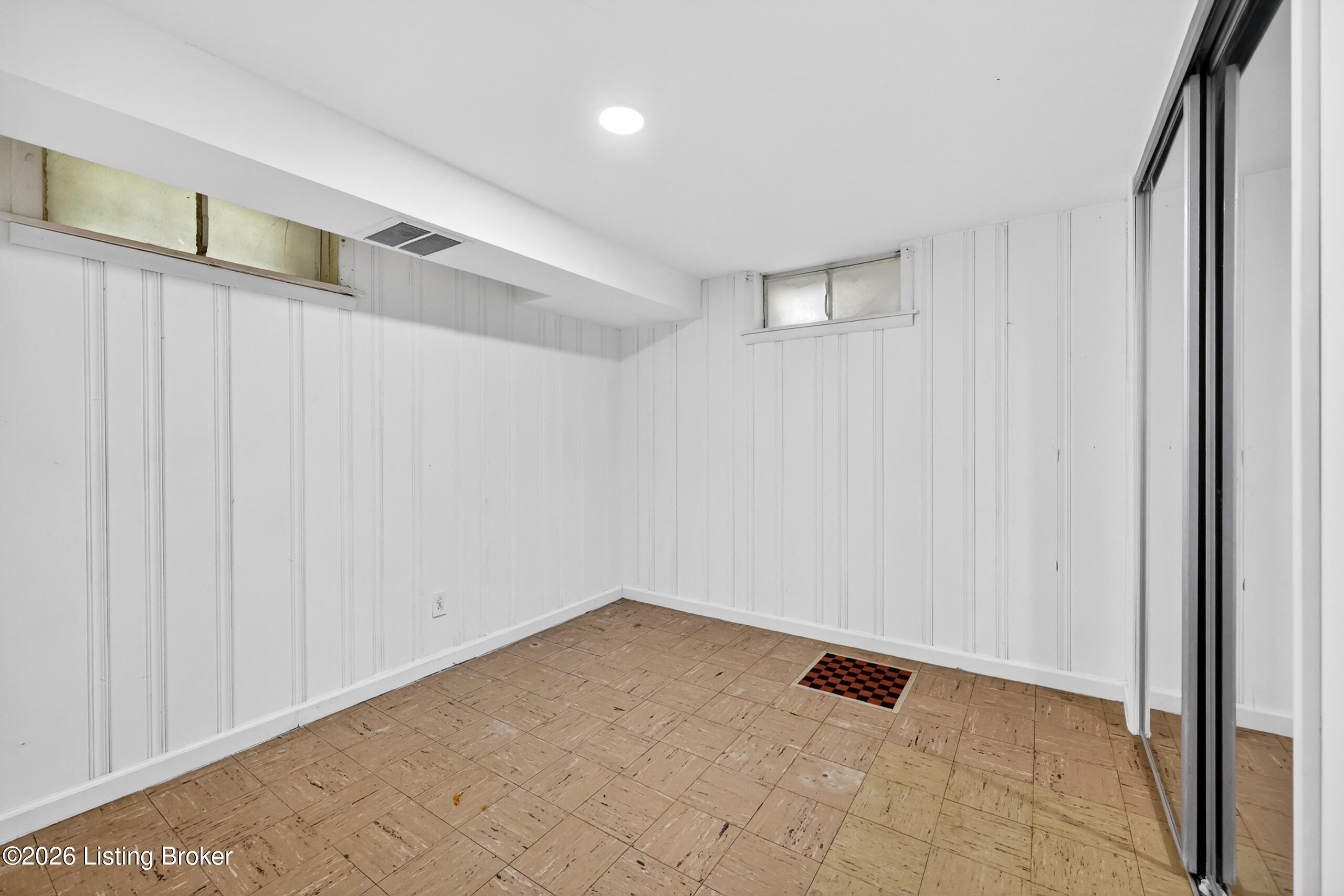 308 W Southside Ct