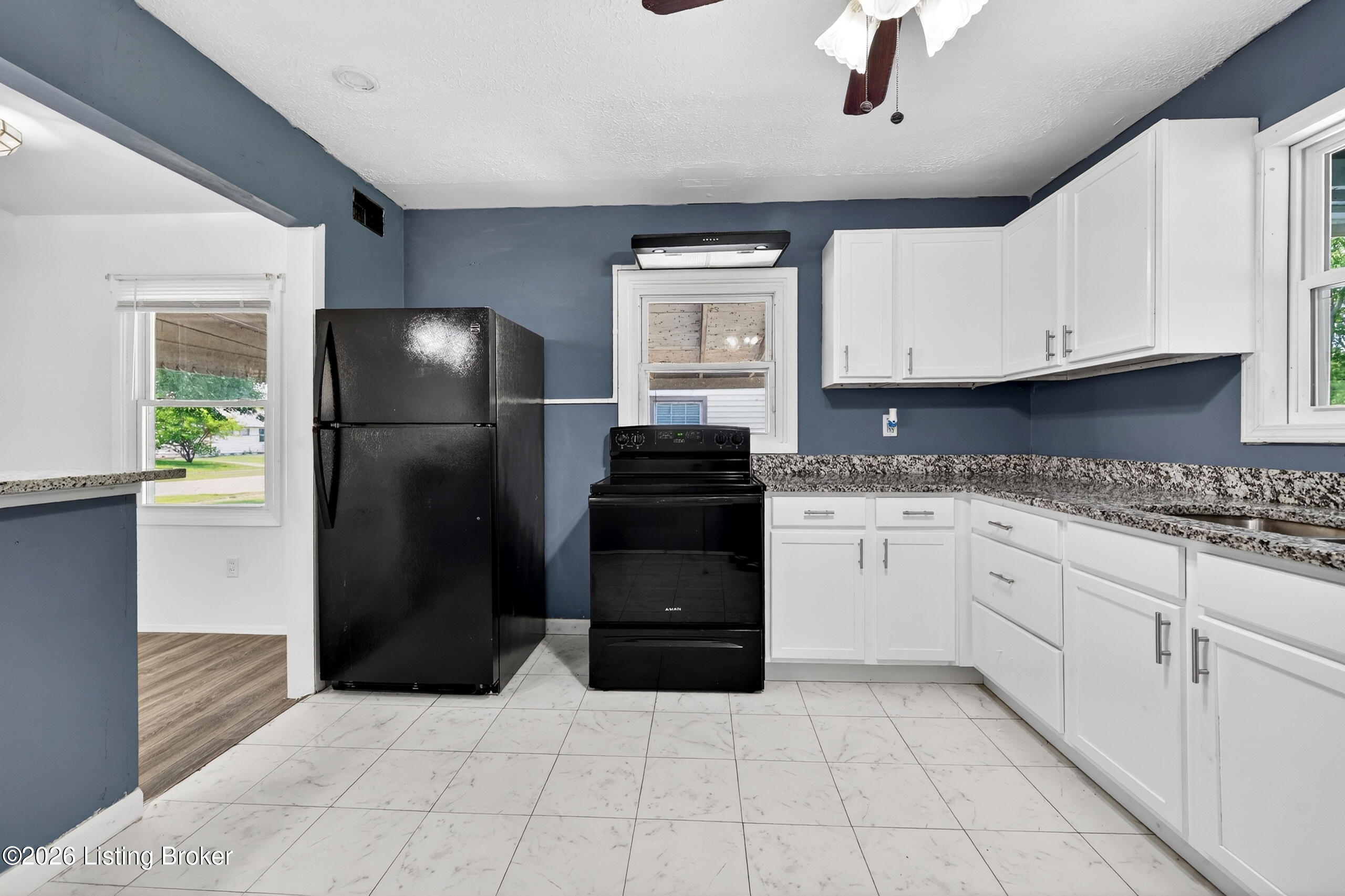 308 W Southside Ct