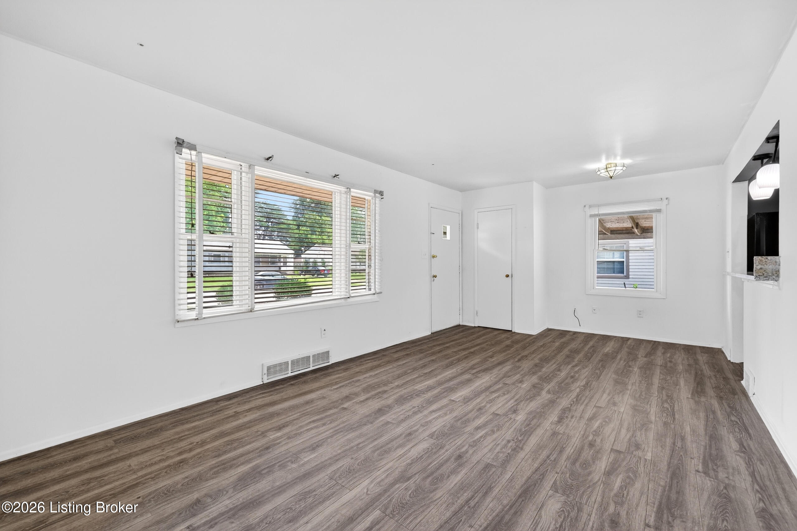 308 W Southside Ct