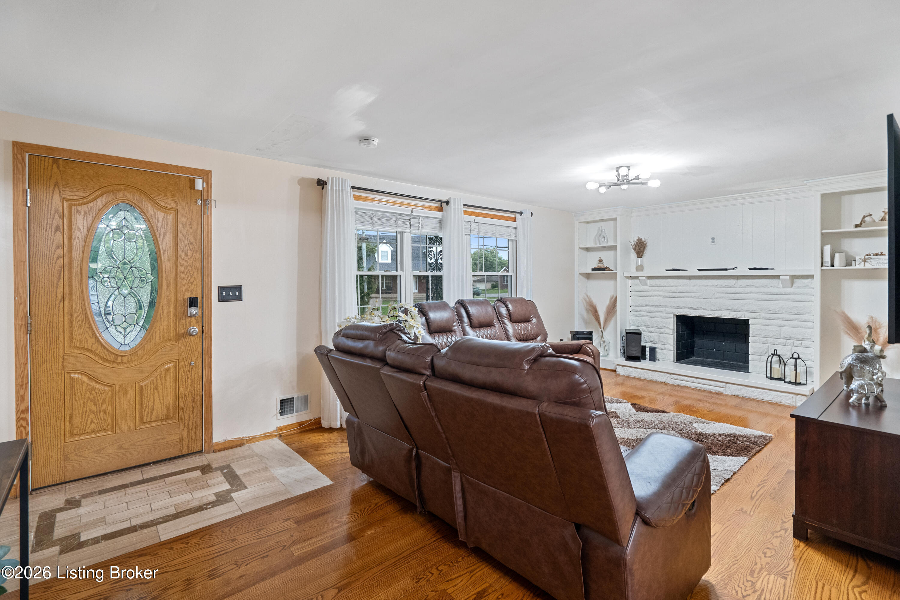 7028 Uranus Dr