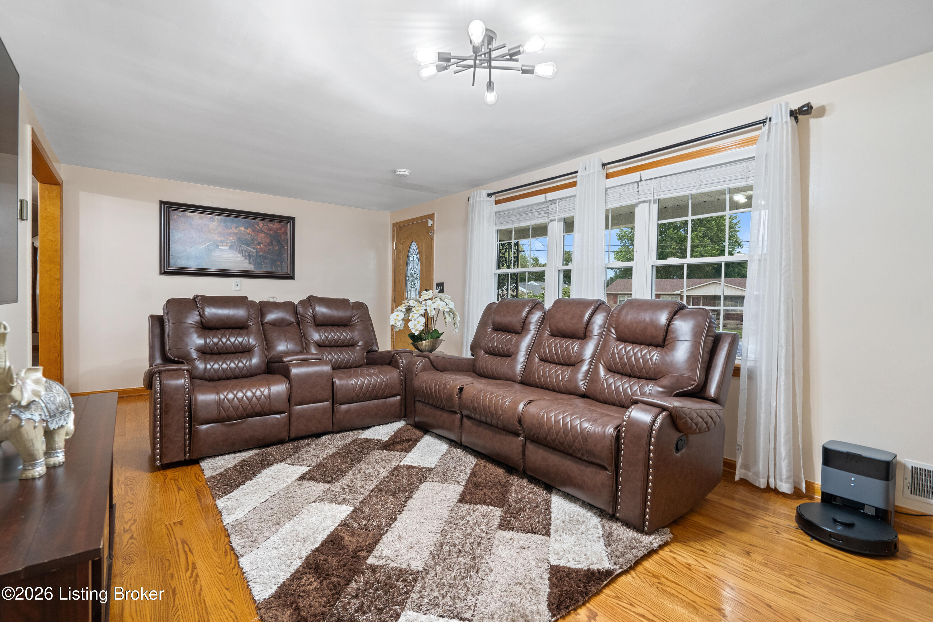 7028 Uranus Dr