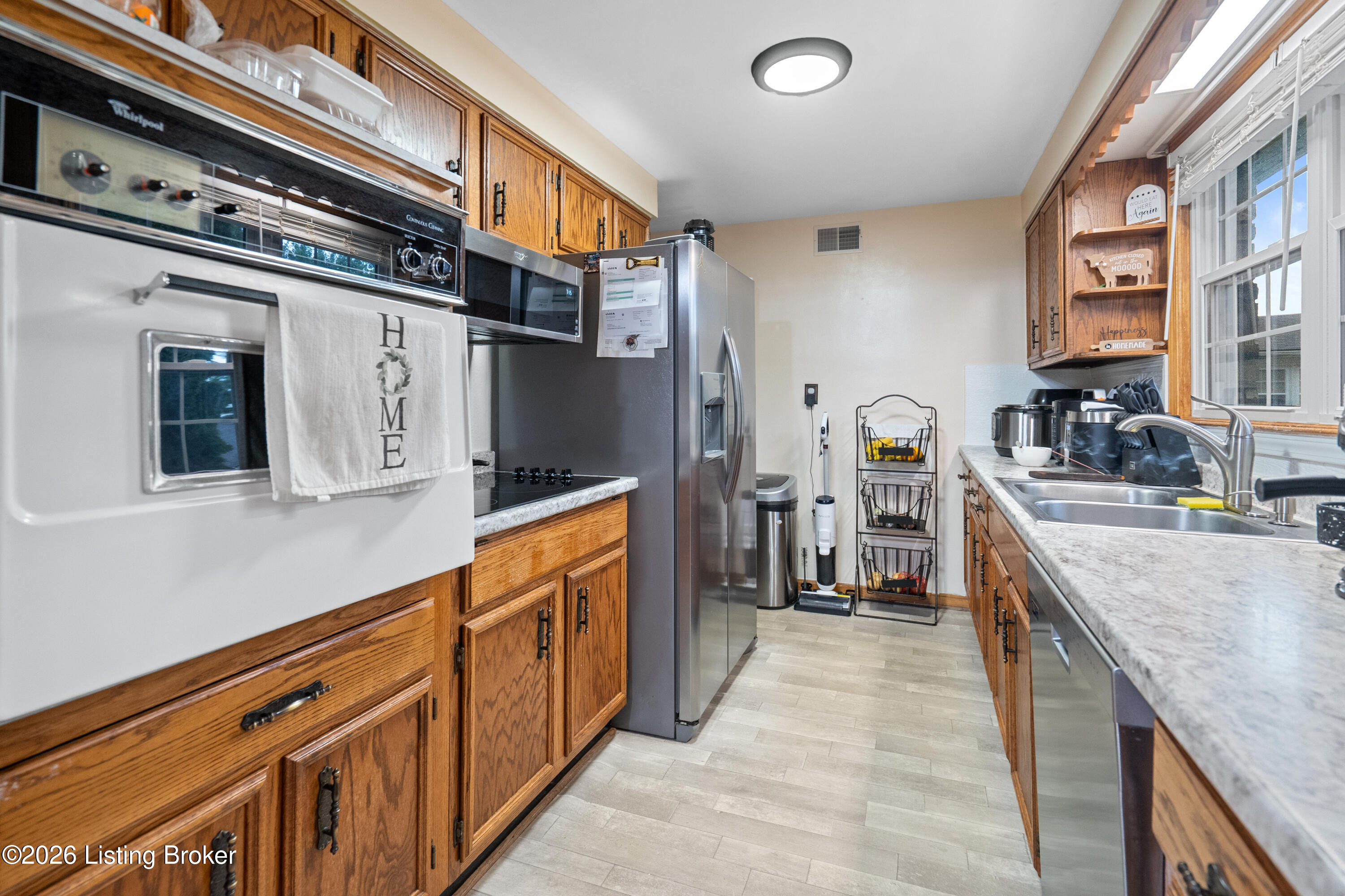 7028 Uranus Dr