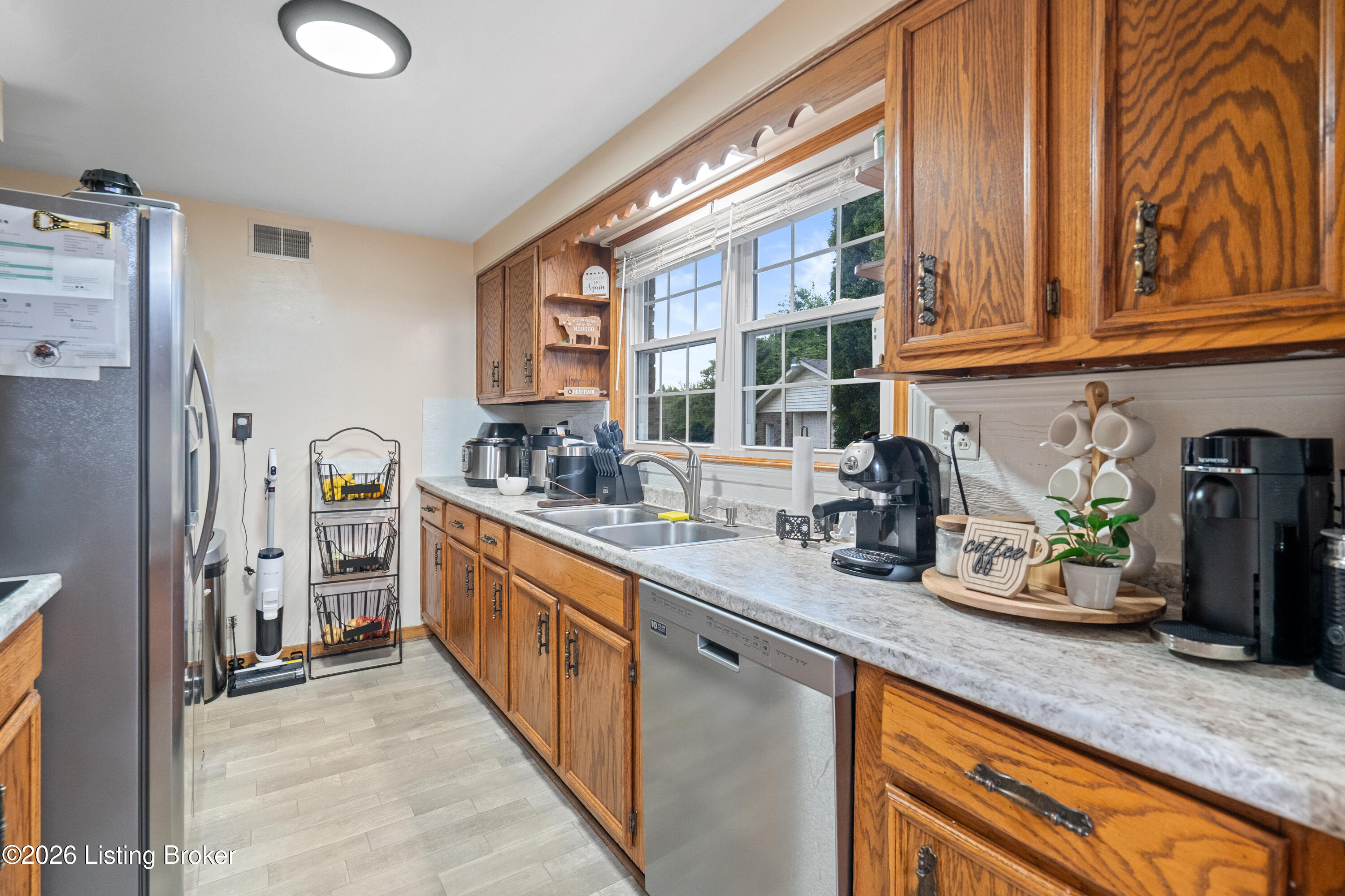7028 Uranus Dr
