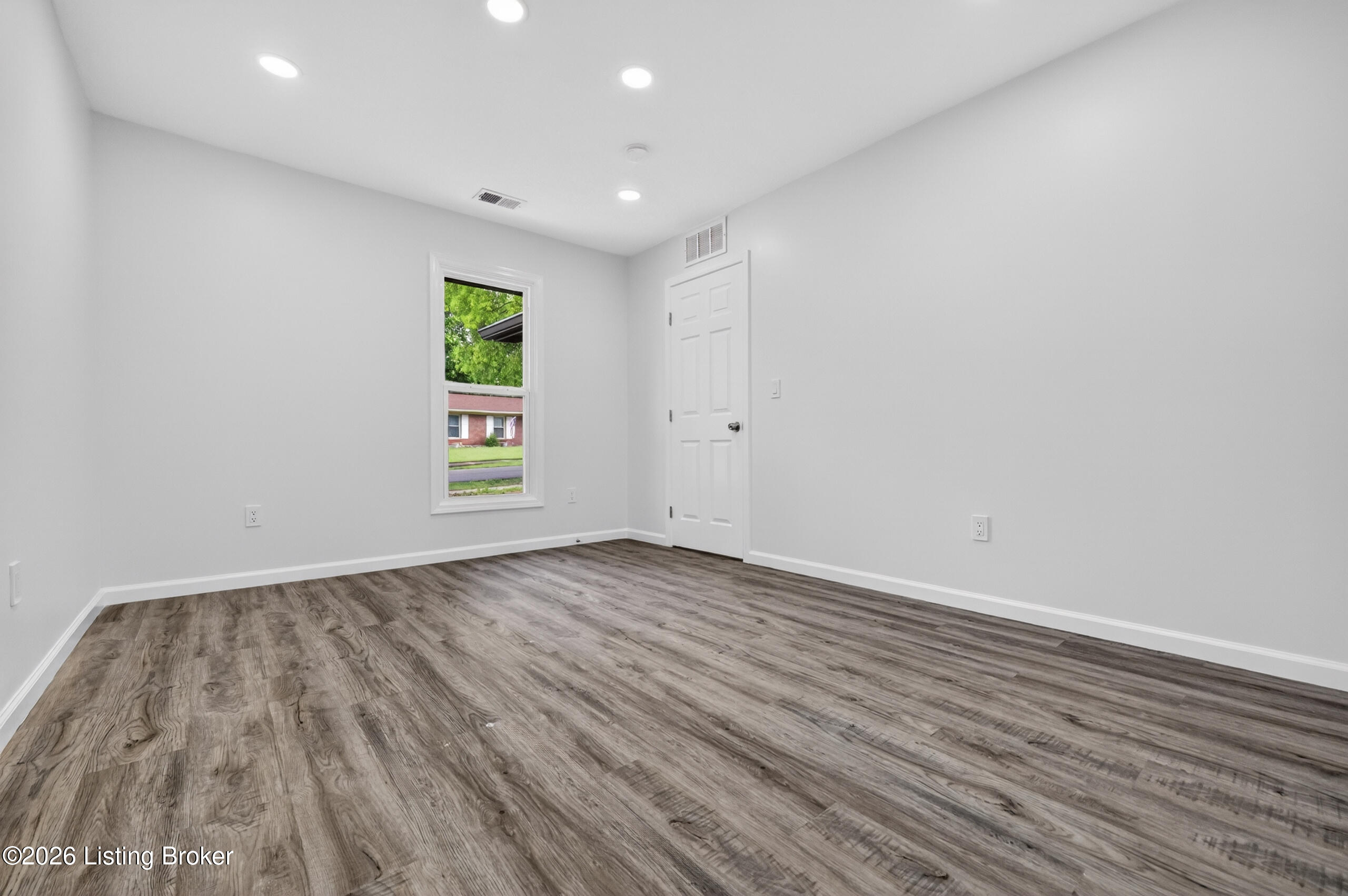 8907 Lantana Dr