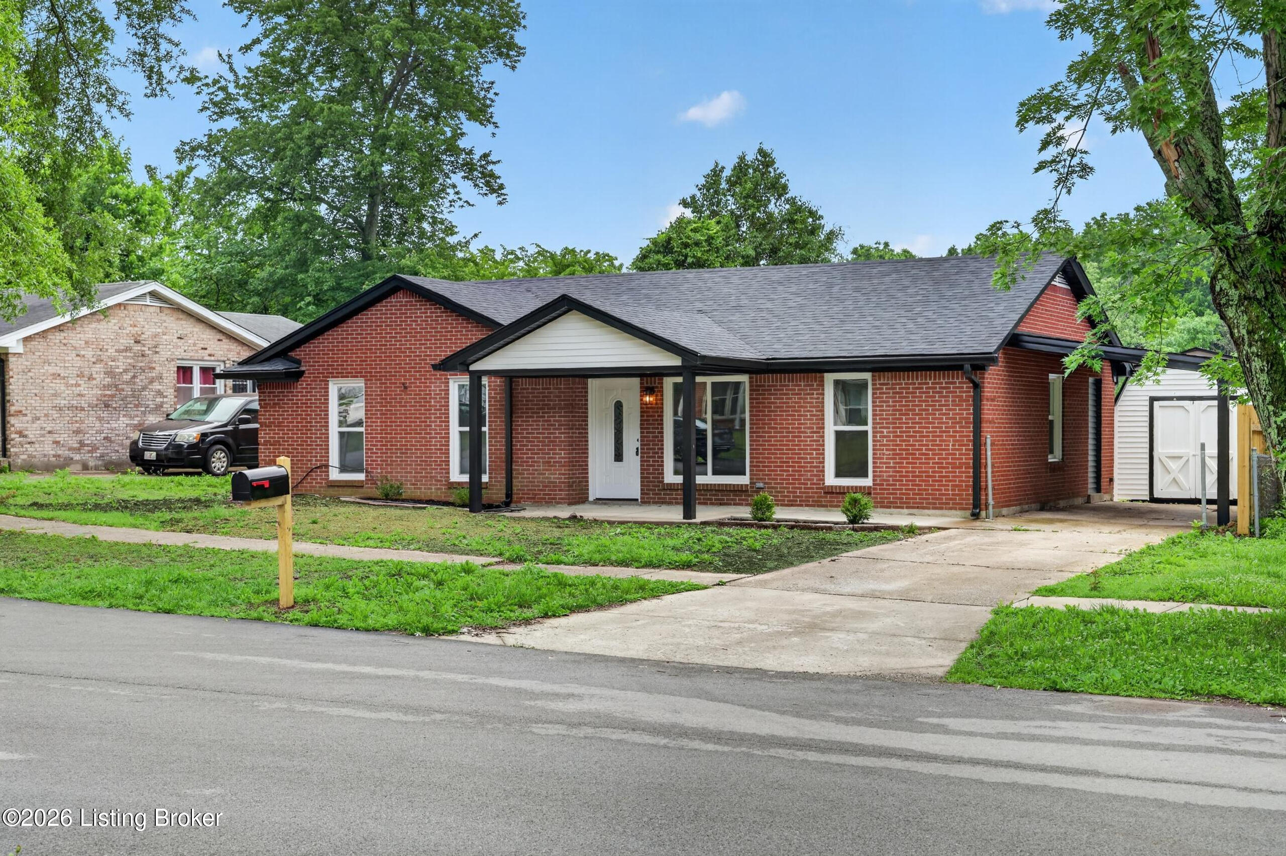 8907 Lantana Dr