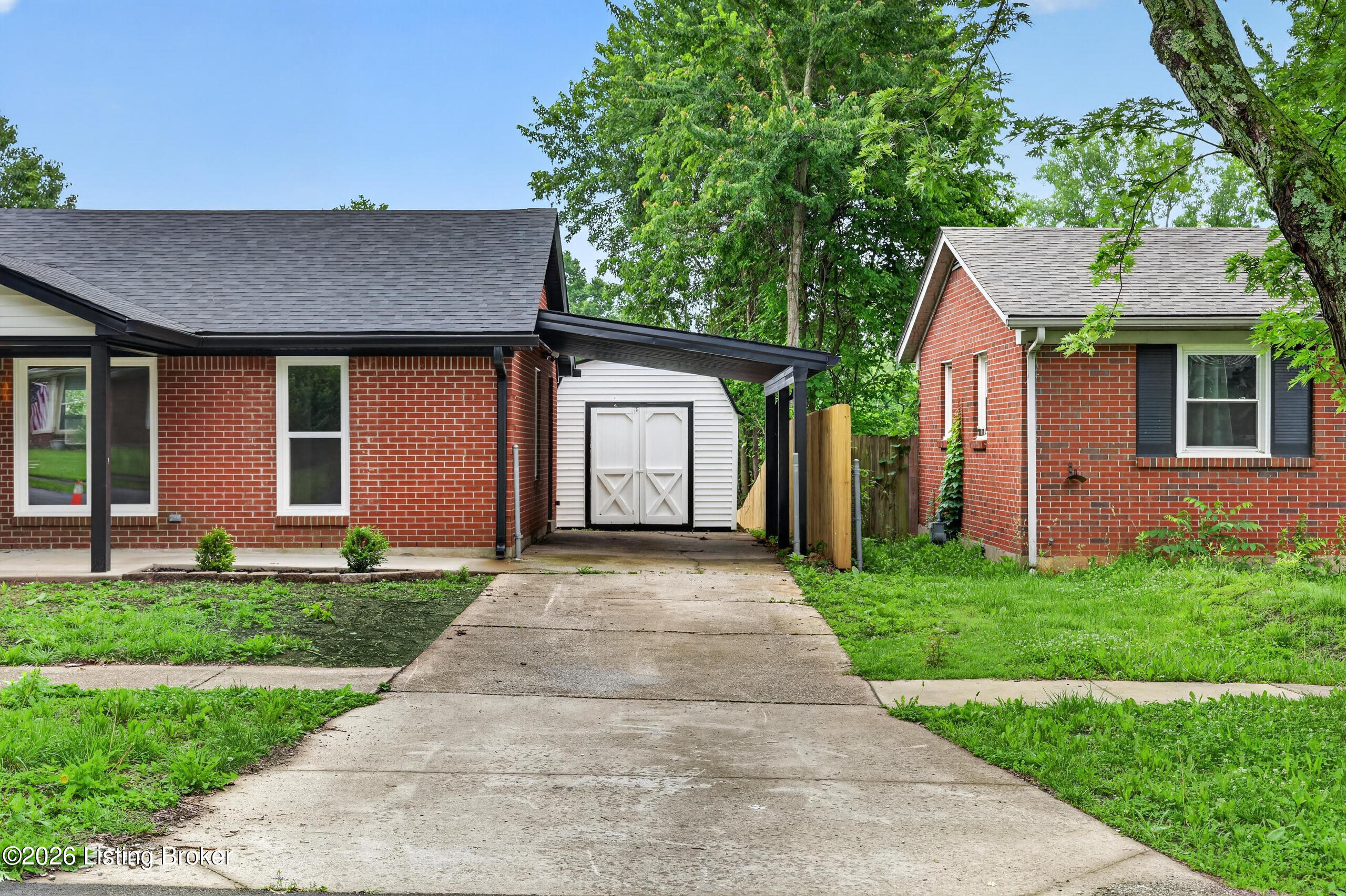 8907 Lantana Dr