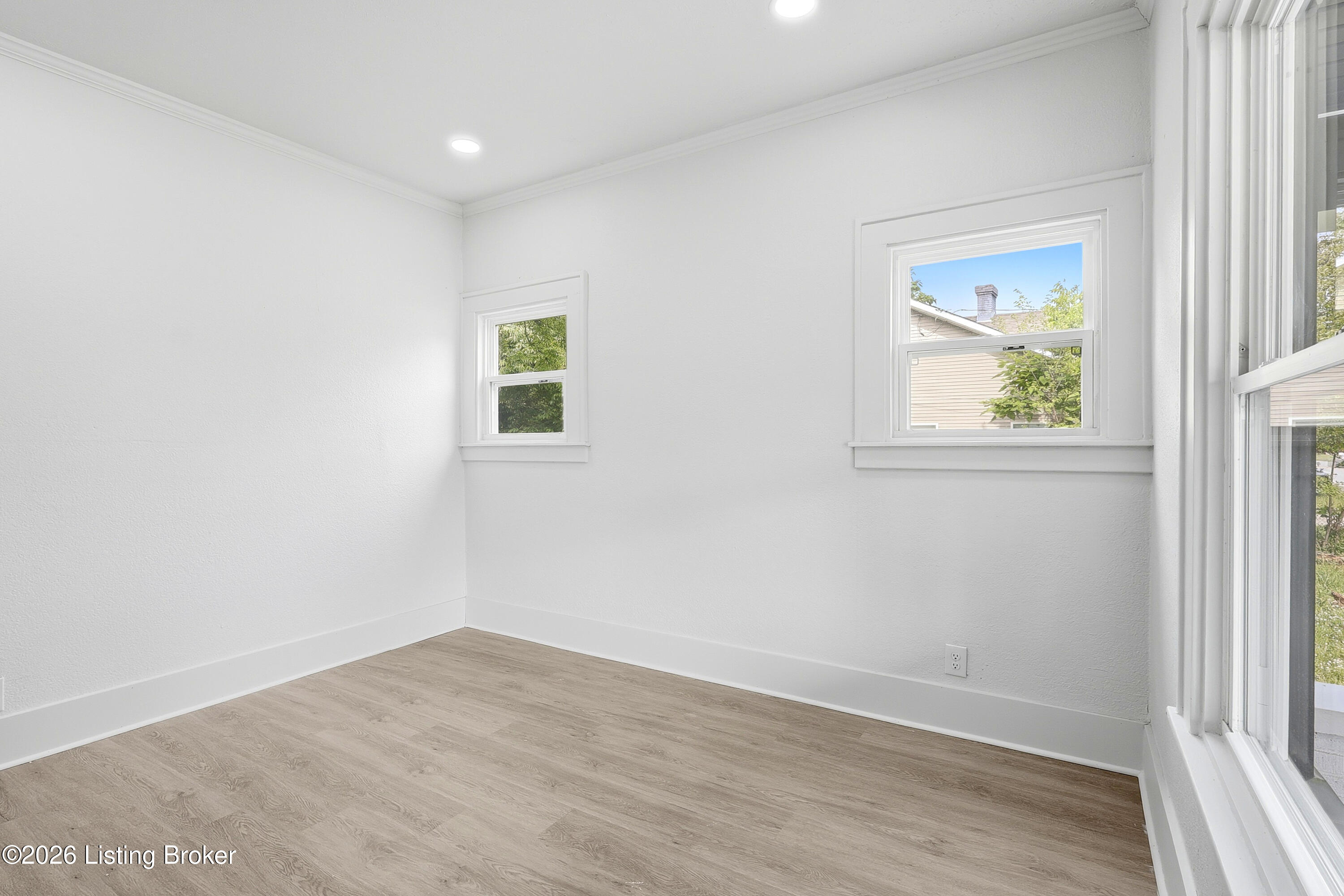 1421 Berry Blvd