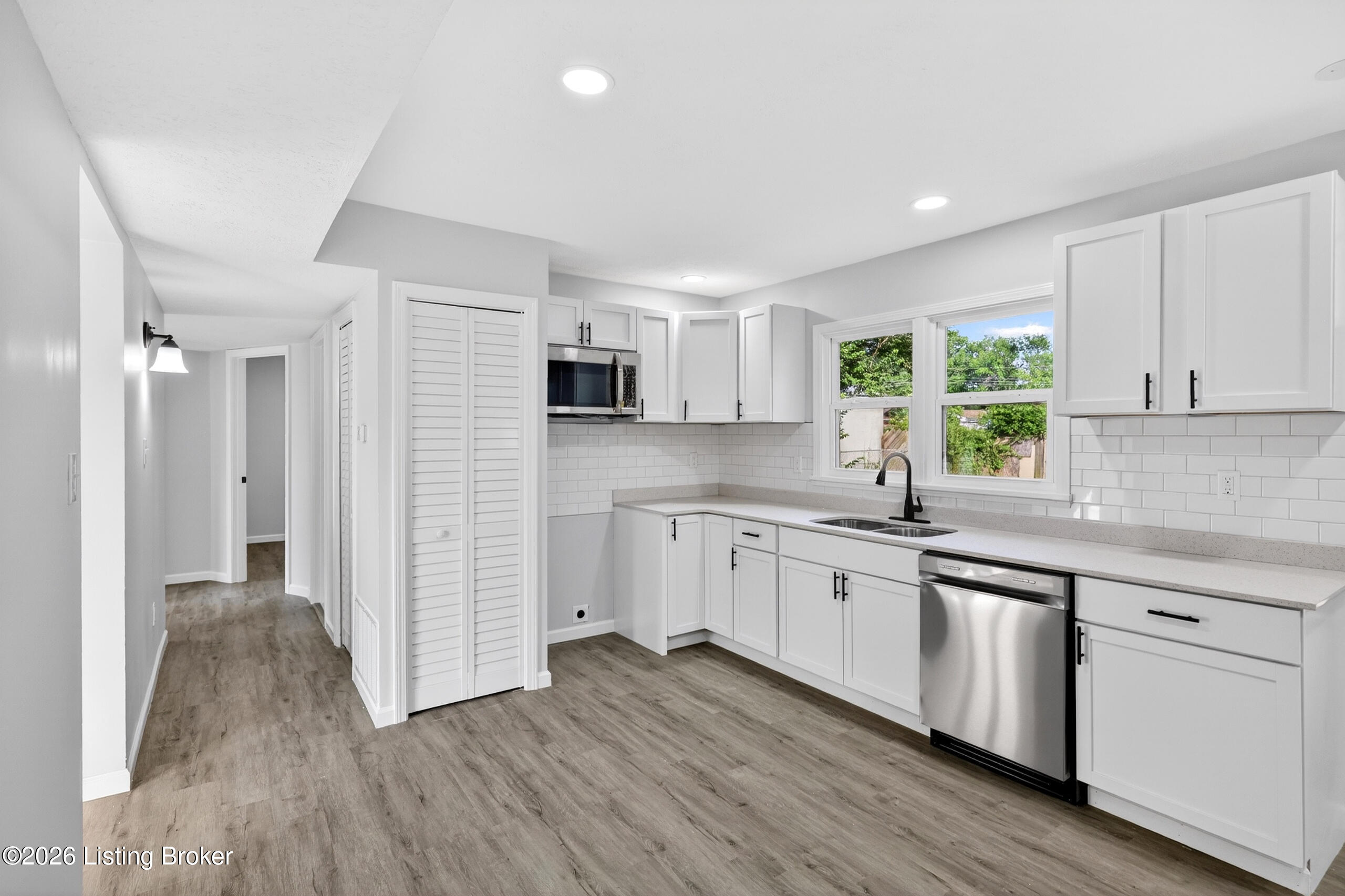 112 Daryl Ct