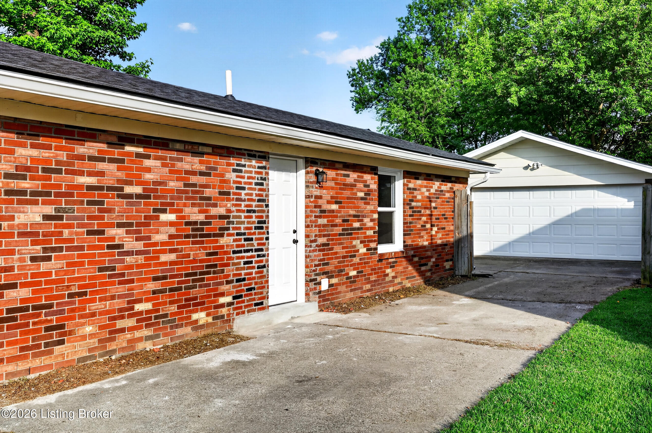 112 Daryl Ct