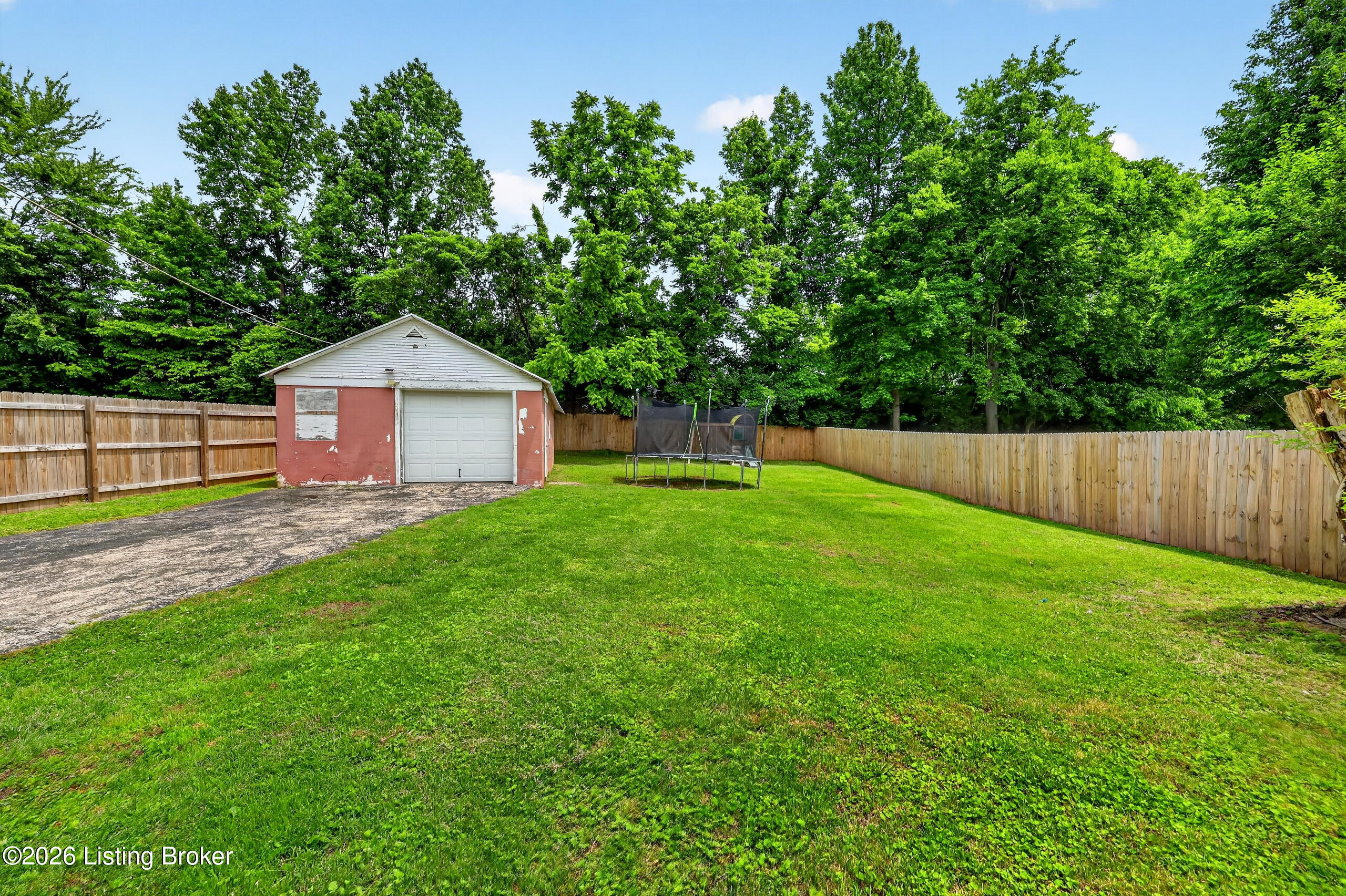 6903 Triangle Dr