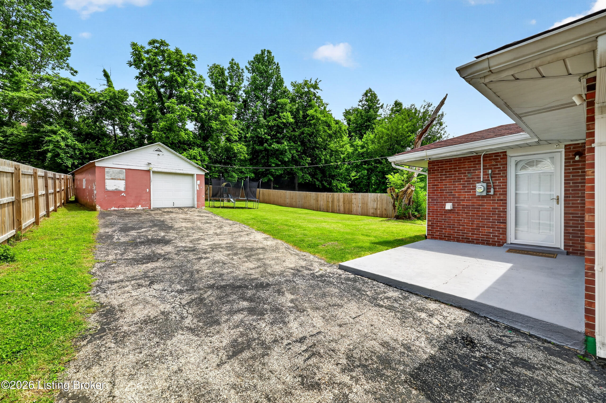 6903 Triangle Dr