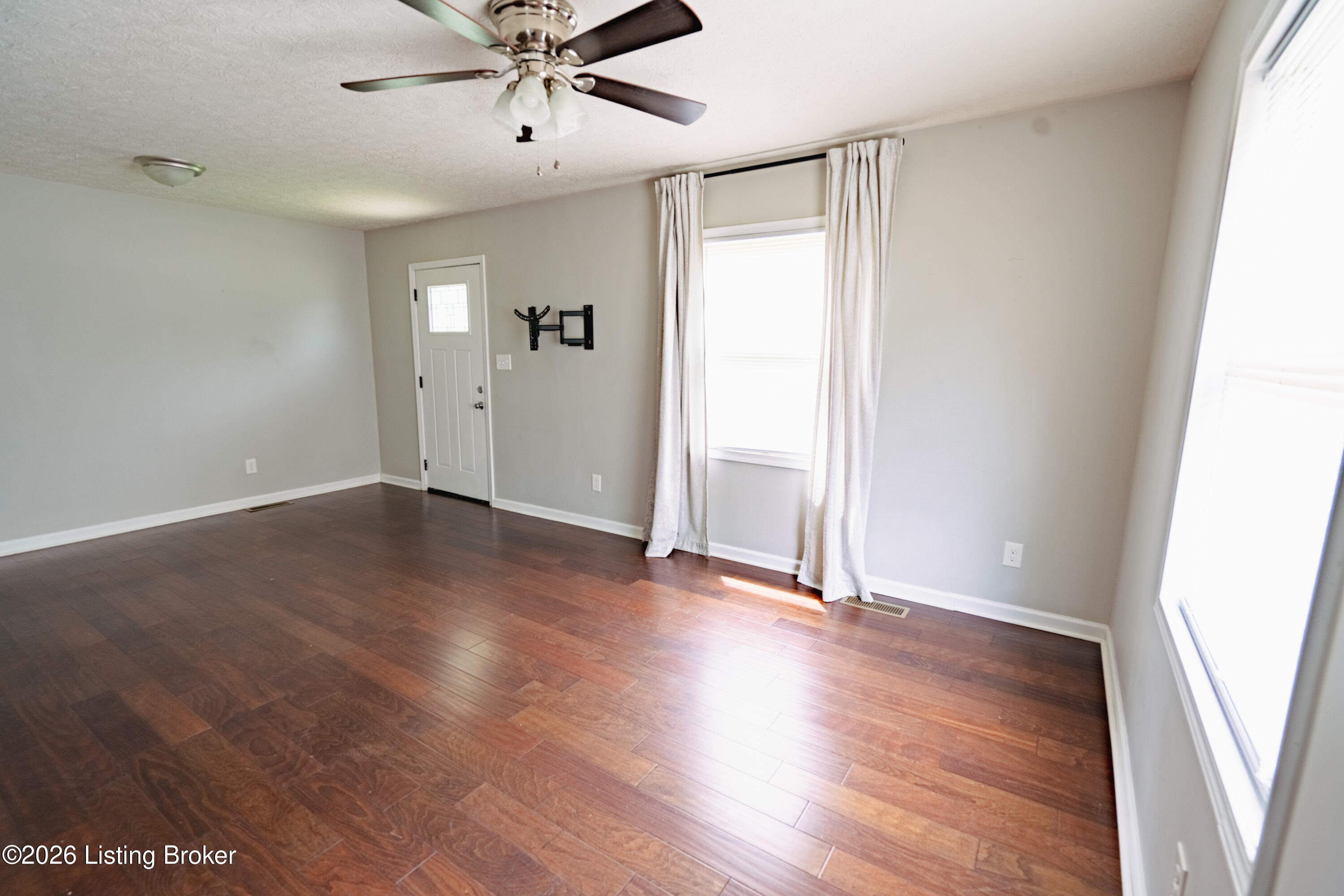 4729 Cliff Ave