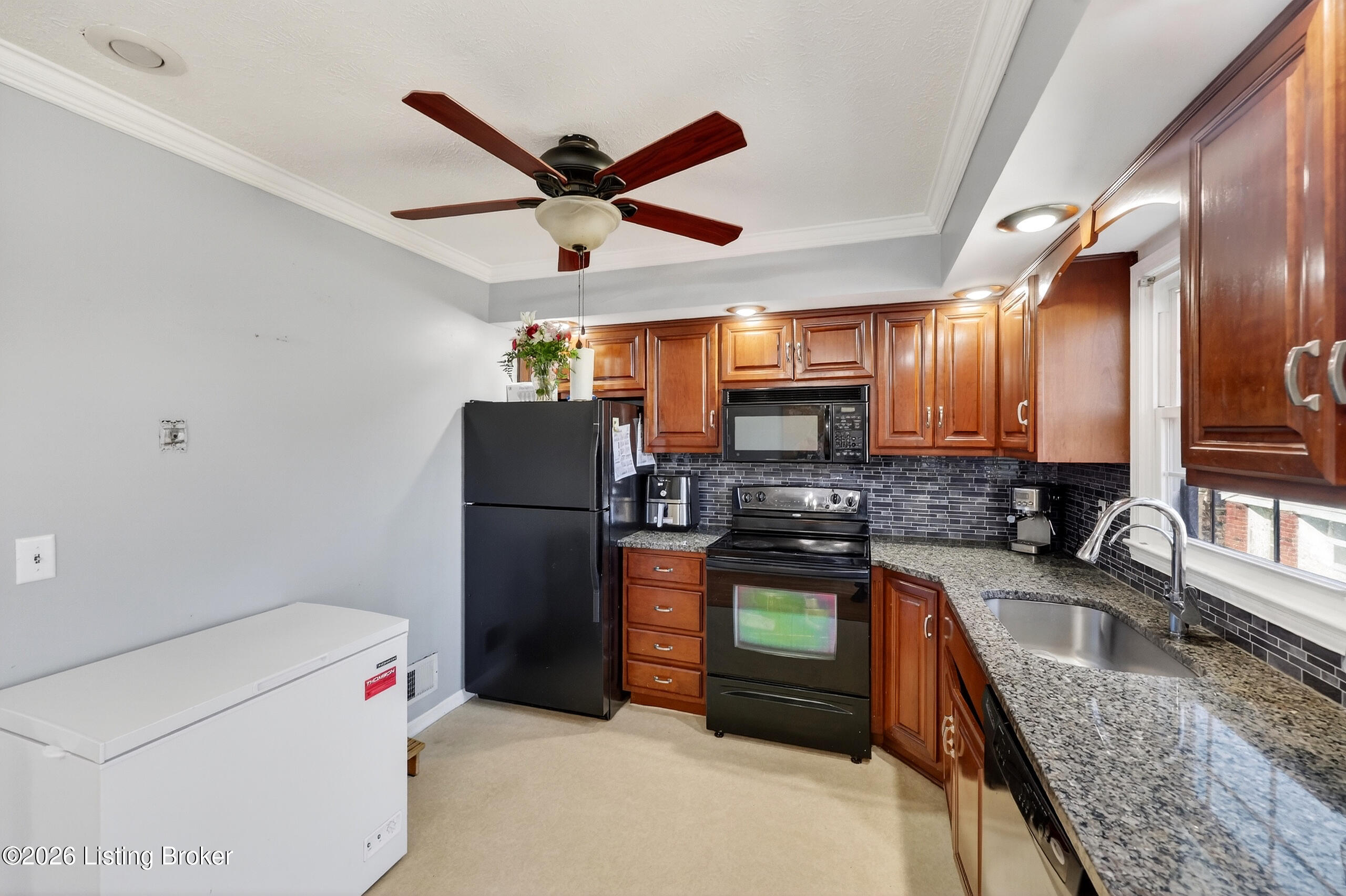 6913 Norlynn Dr