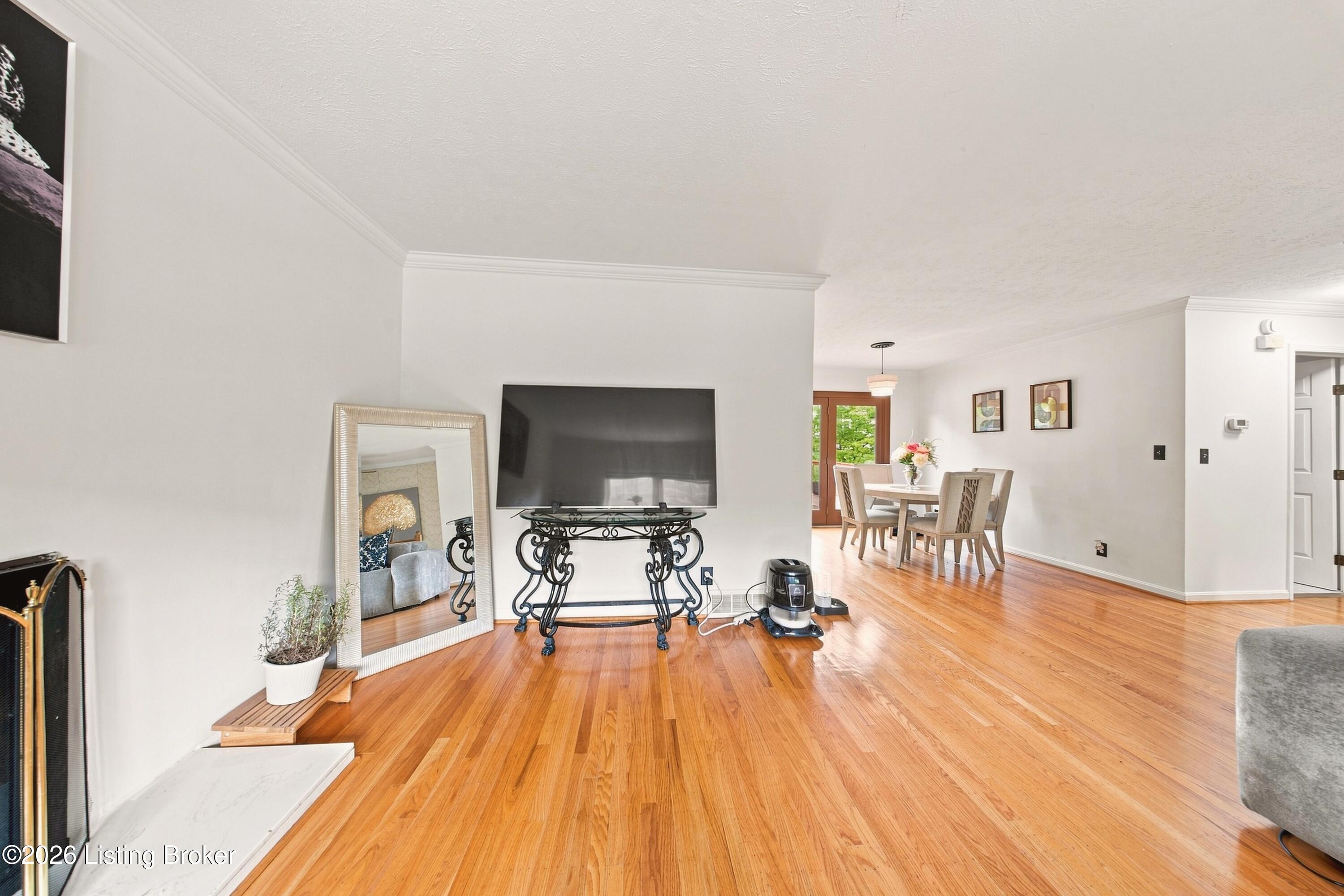 6913 Norlynn Dr