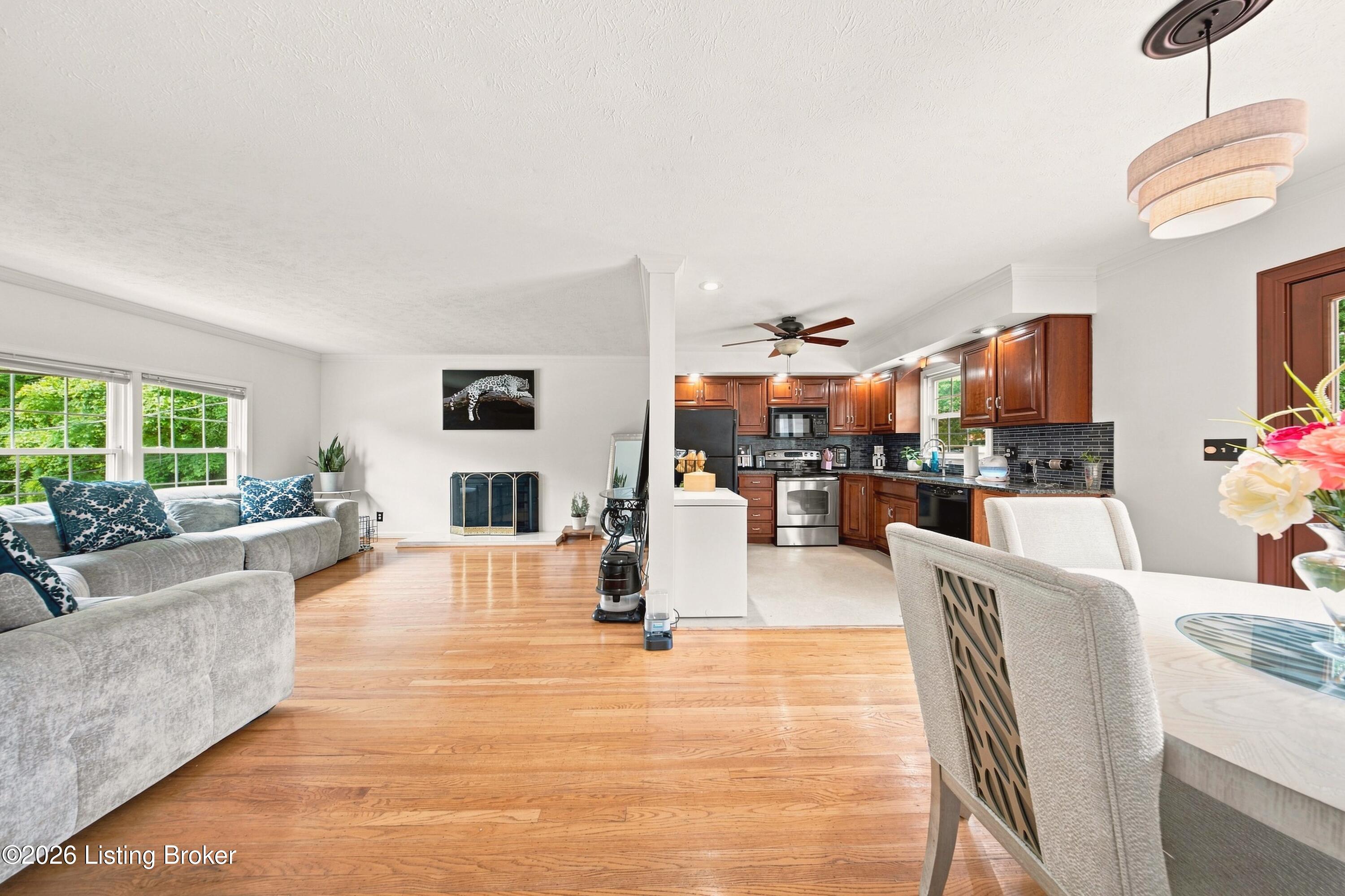 6913 Norlynn Dr
