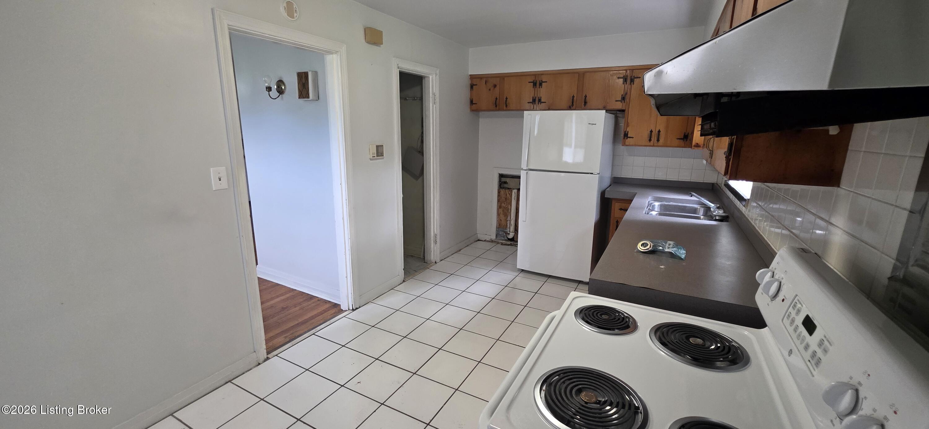 2216 Plantation Dr