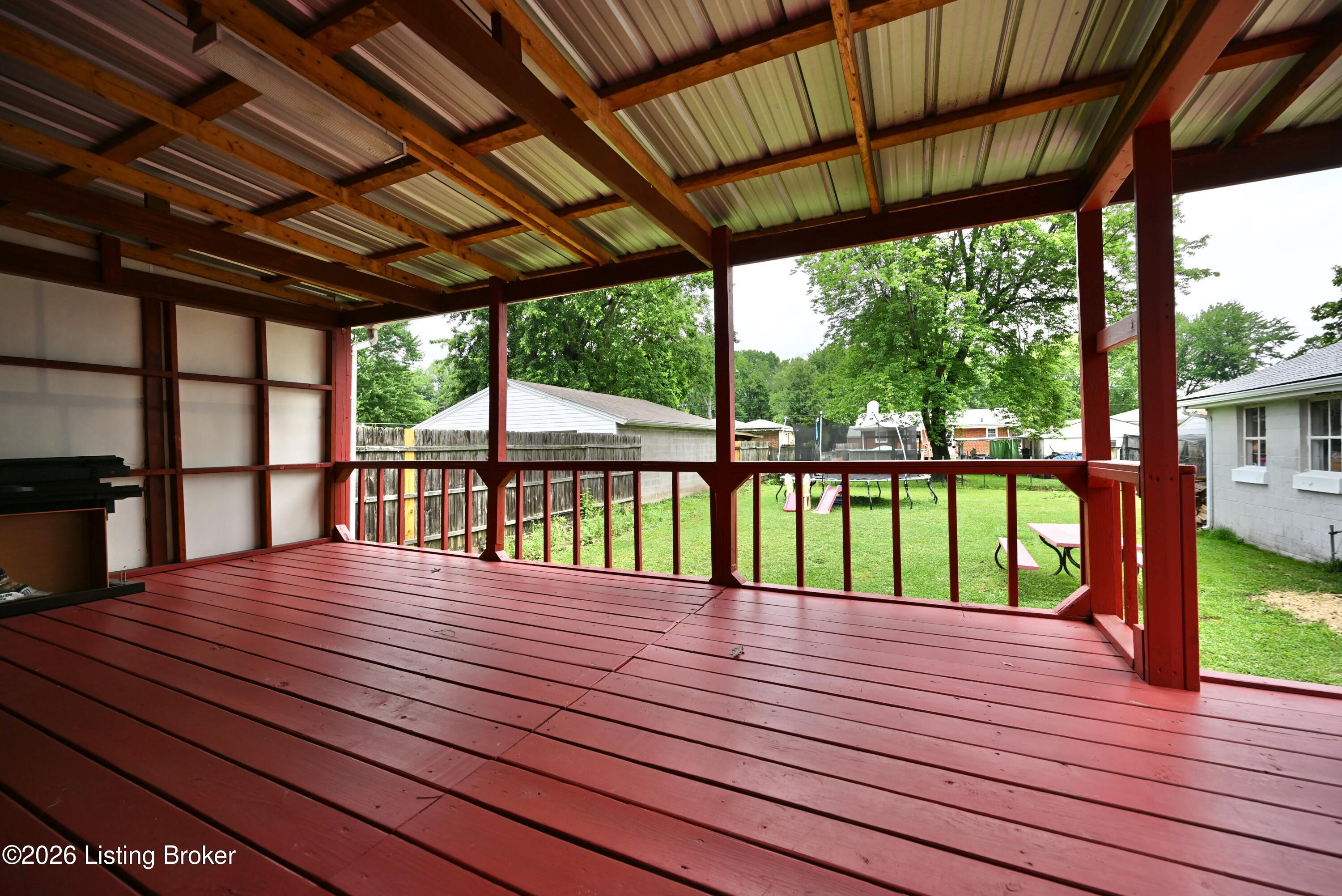 5521 Shorewood Dr