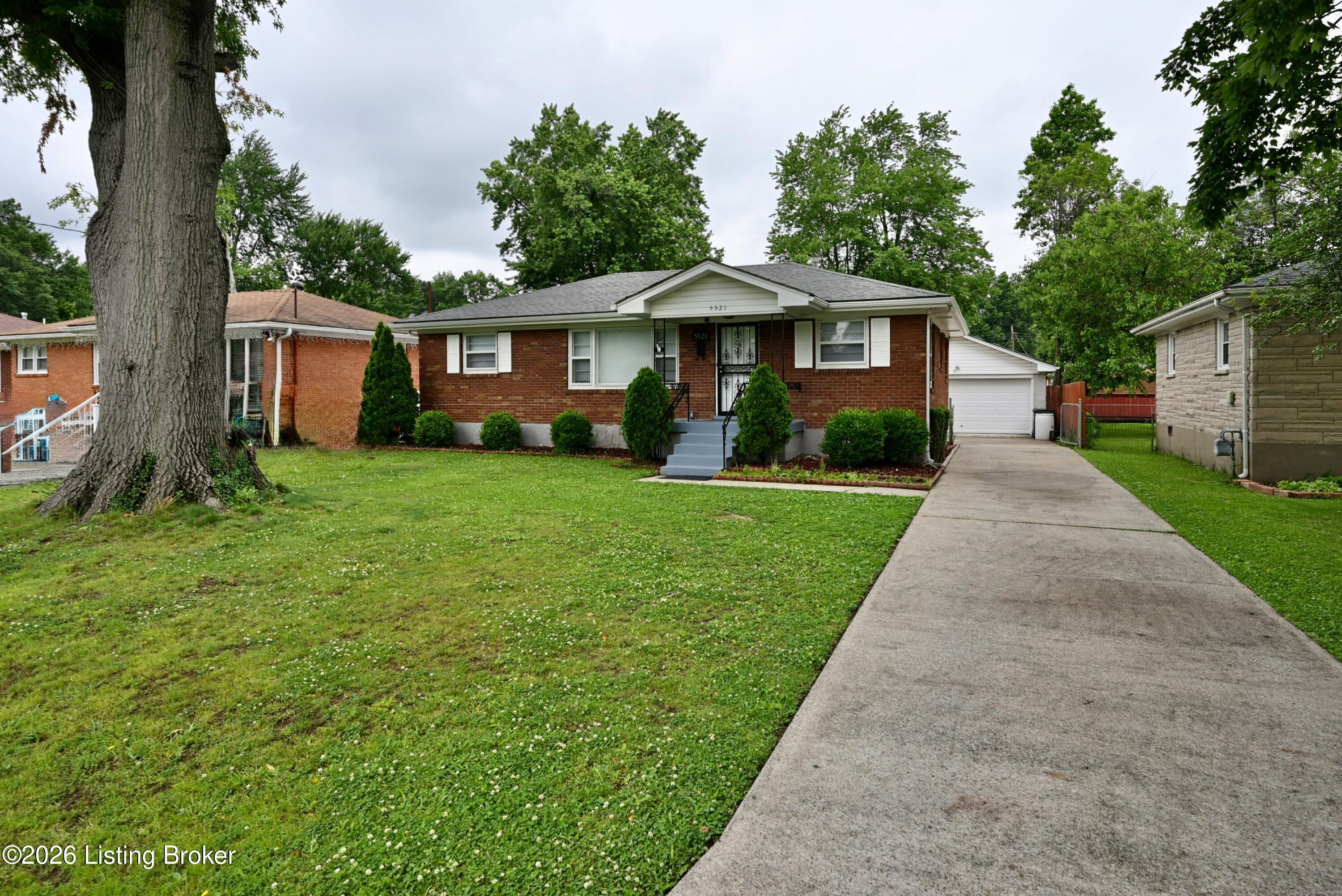 5521 Shorewood Dr