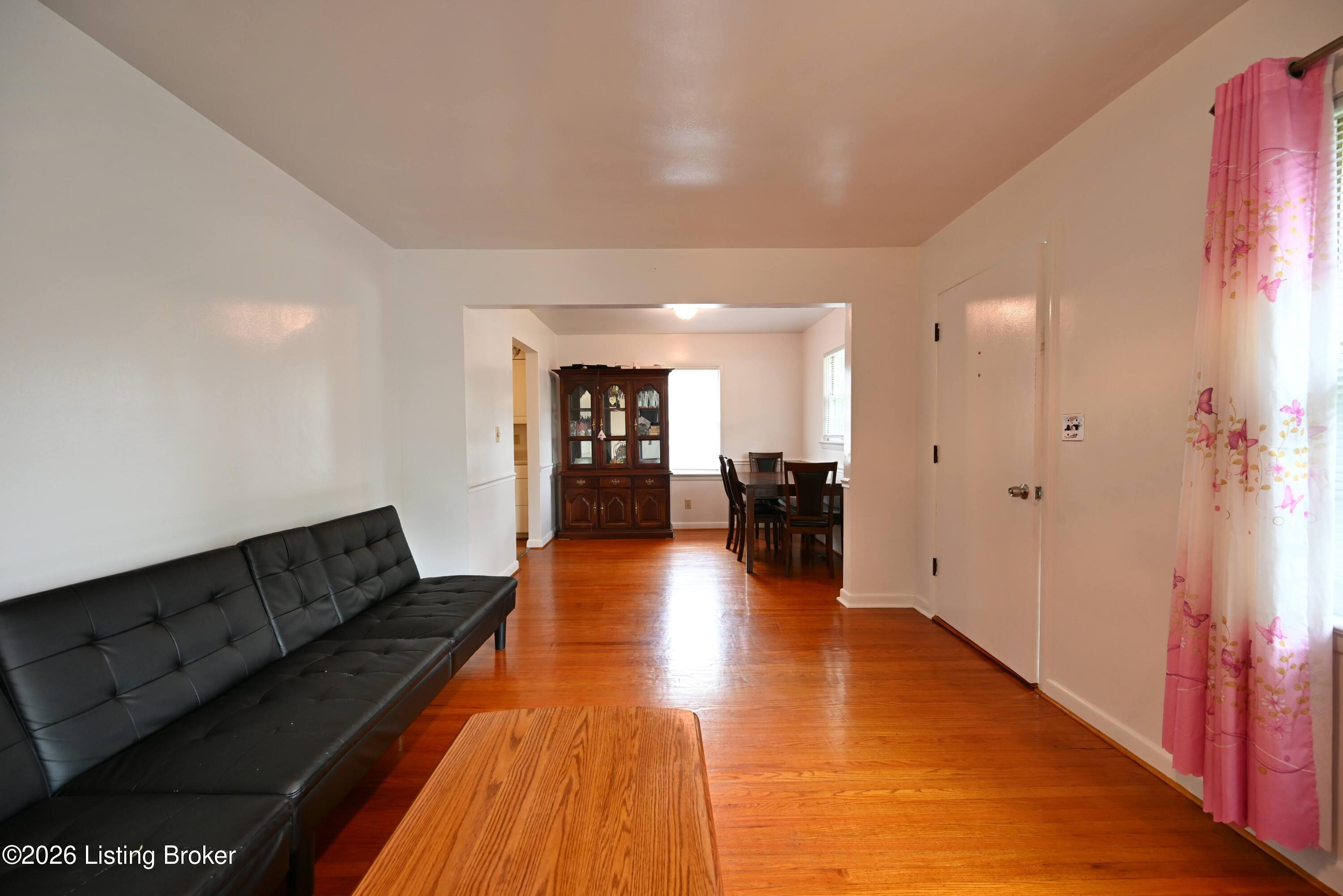 5521 Shorewood Dr