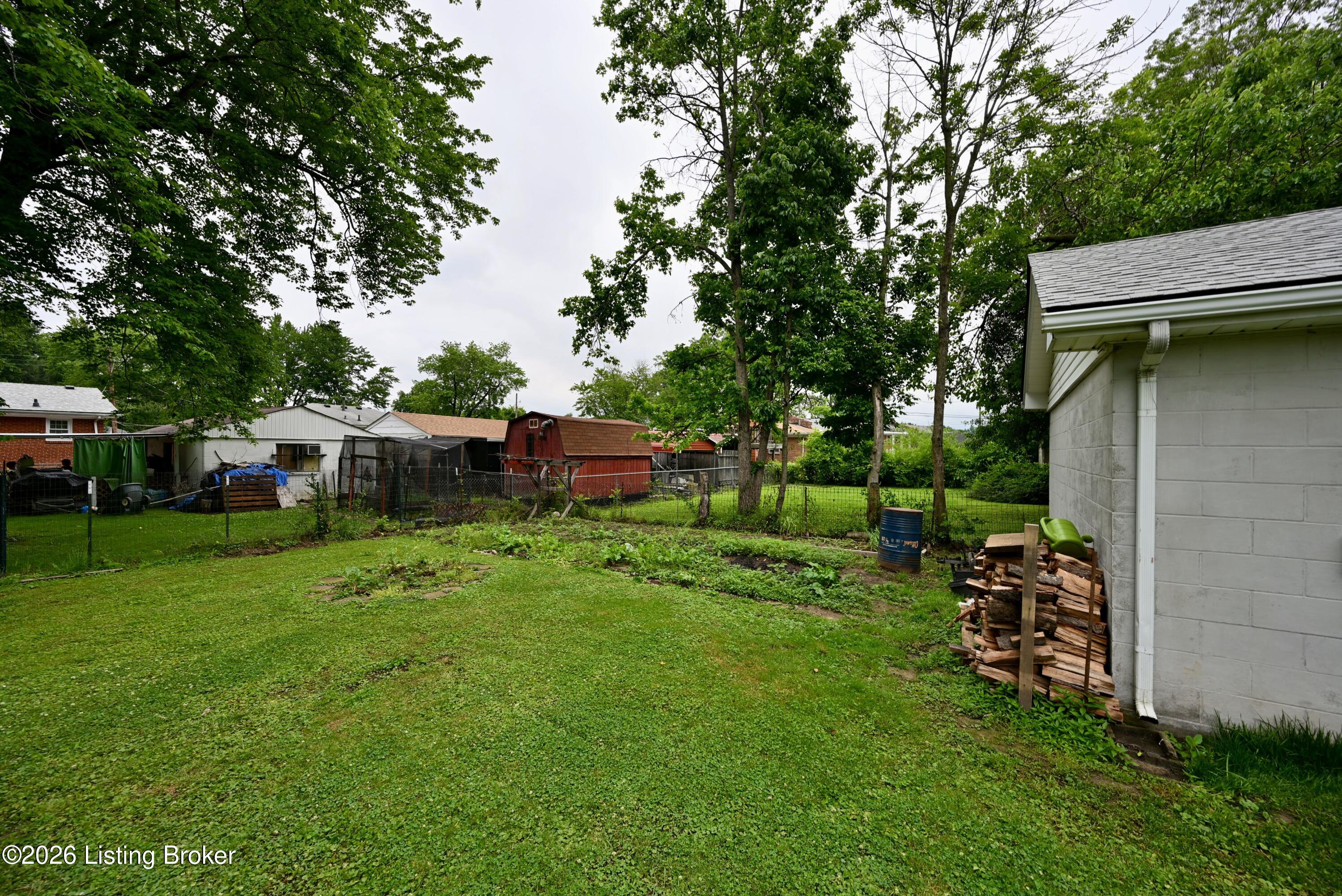 5521 Shorewood Dr