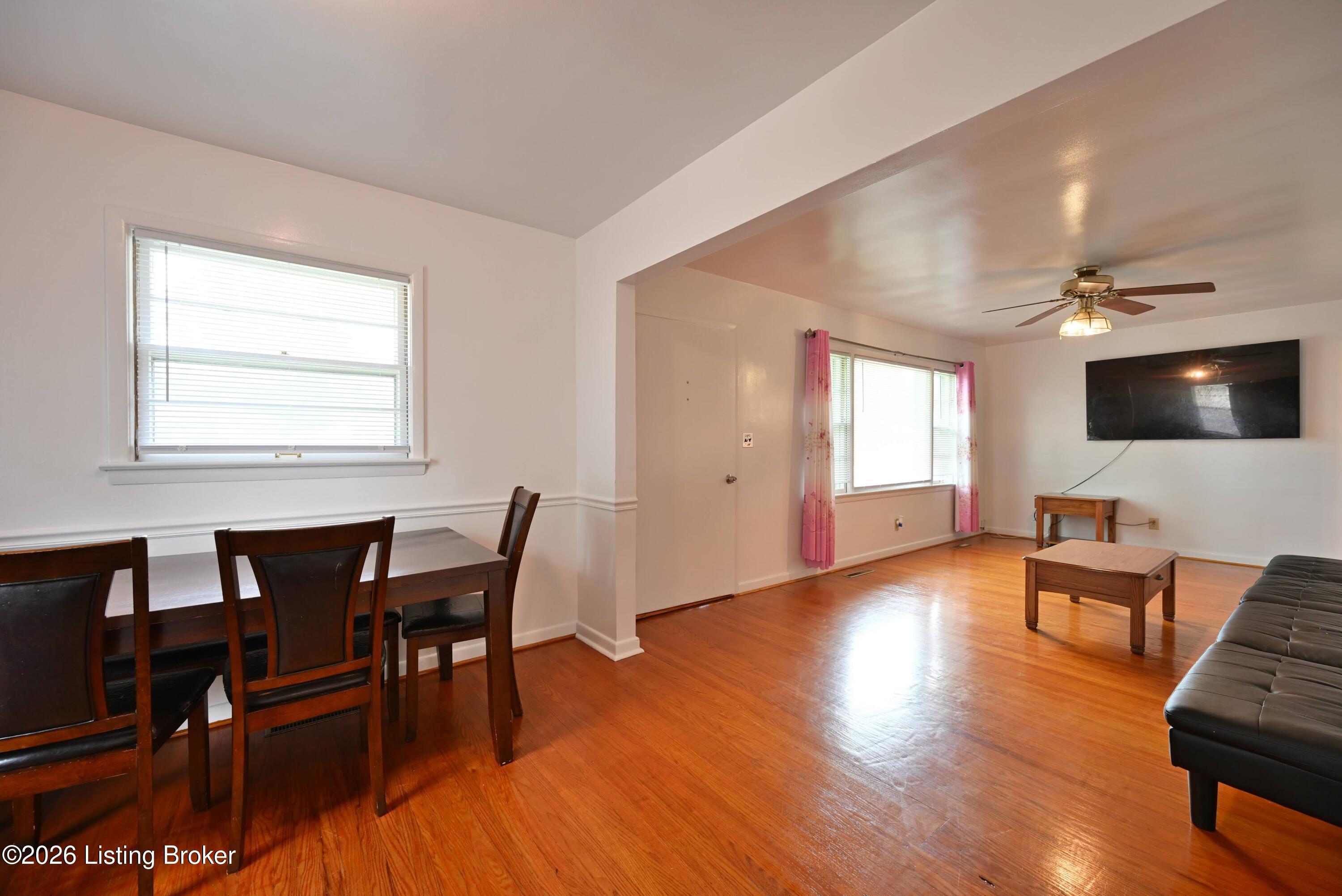 5521 Shorewood Dr