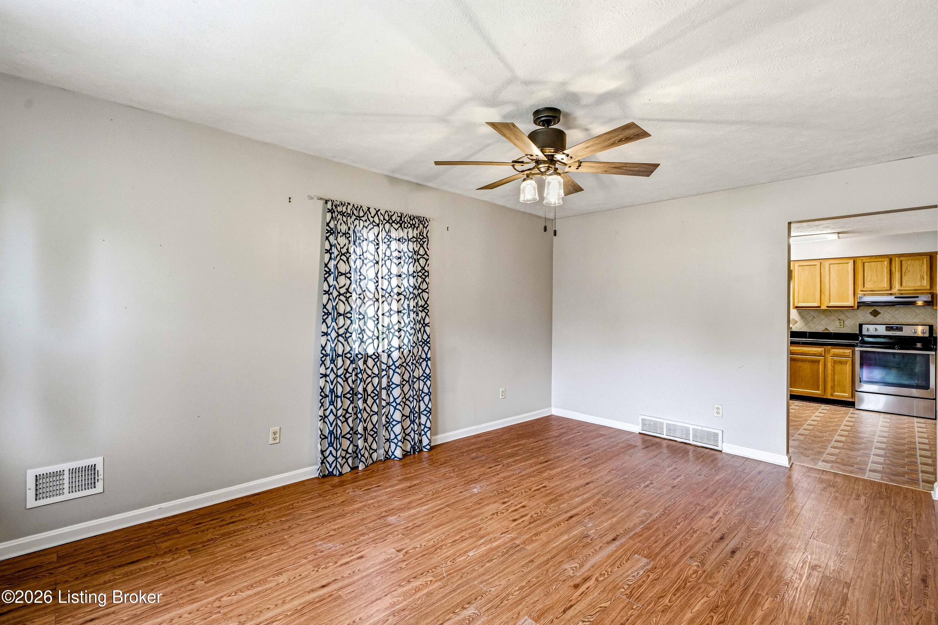 11709 Mahogany Dr