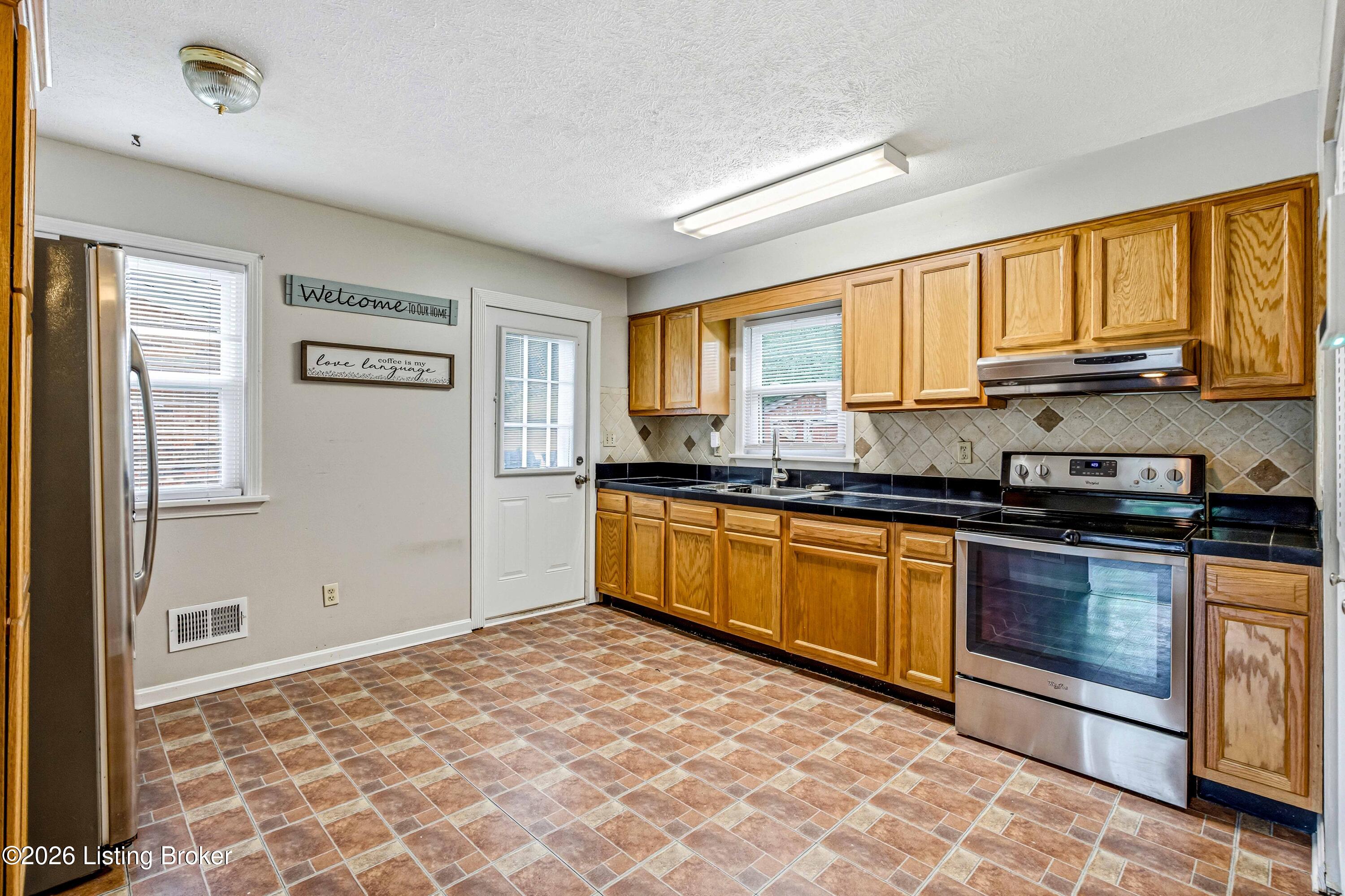 11709 Mahogany Dr