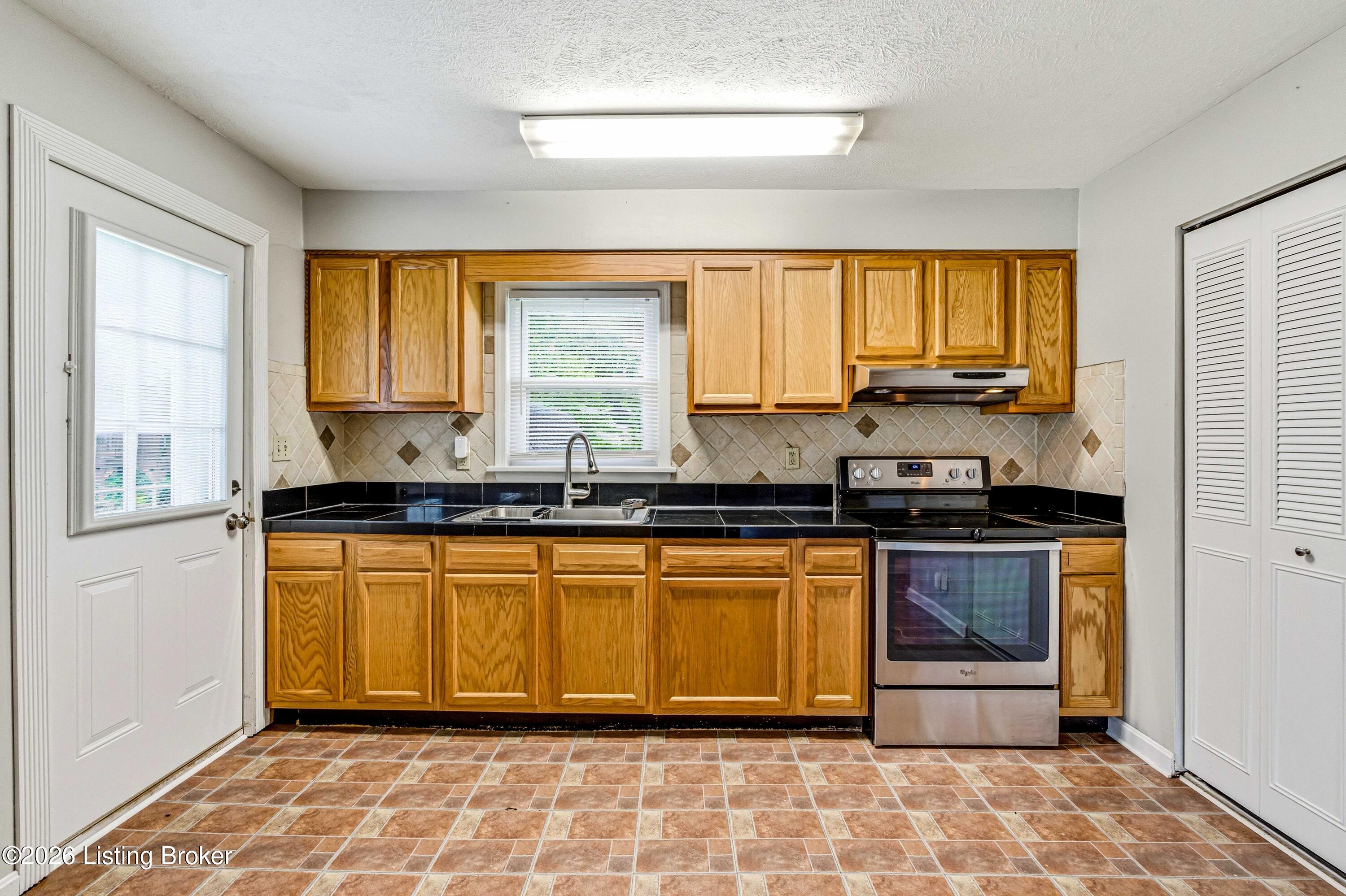 11709 Mahogany Dr