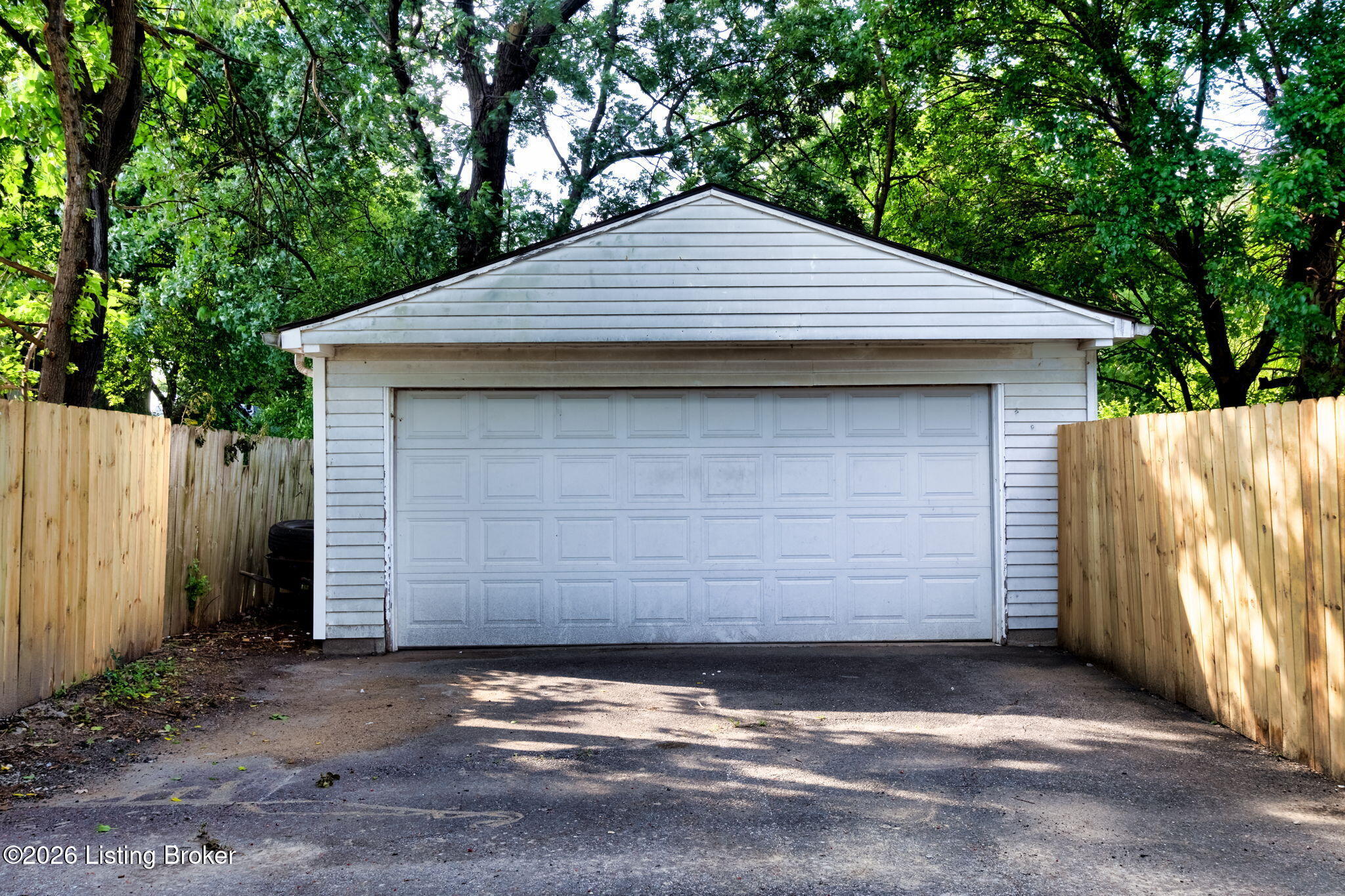 1213 Krupp Park Dr