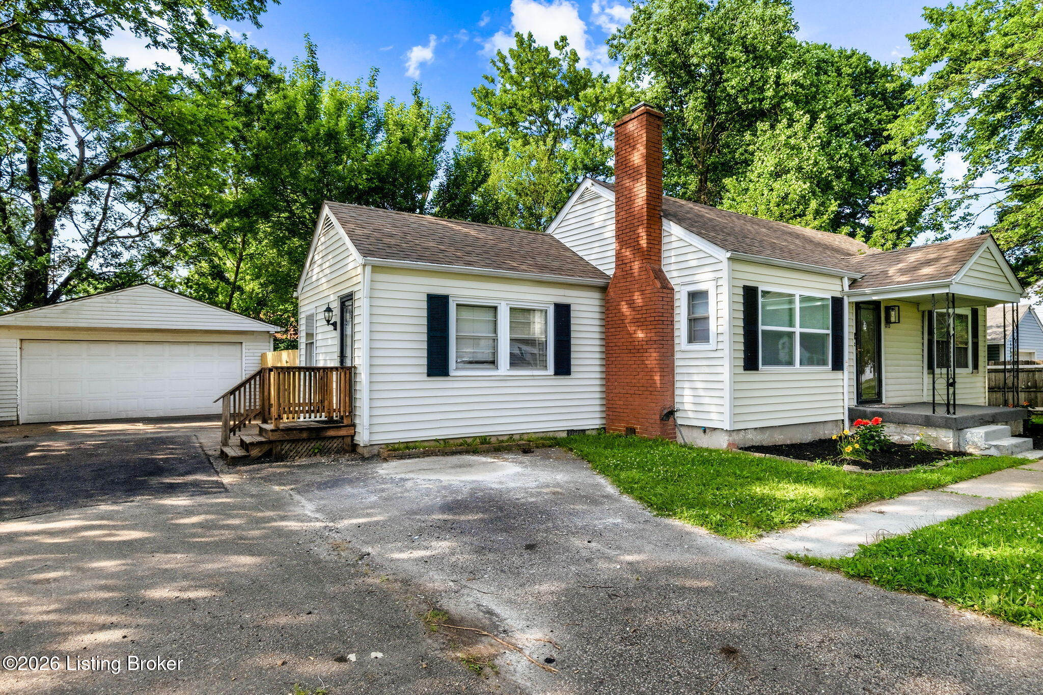 1213 Krupp Park Dr