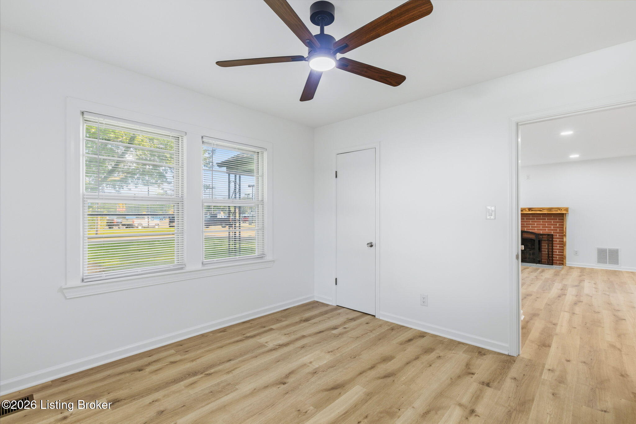 1213 Krupp Park Dr