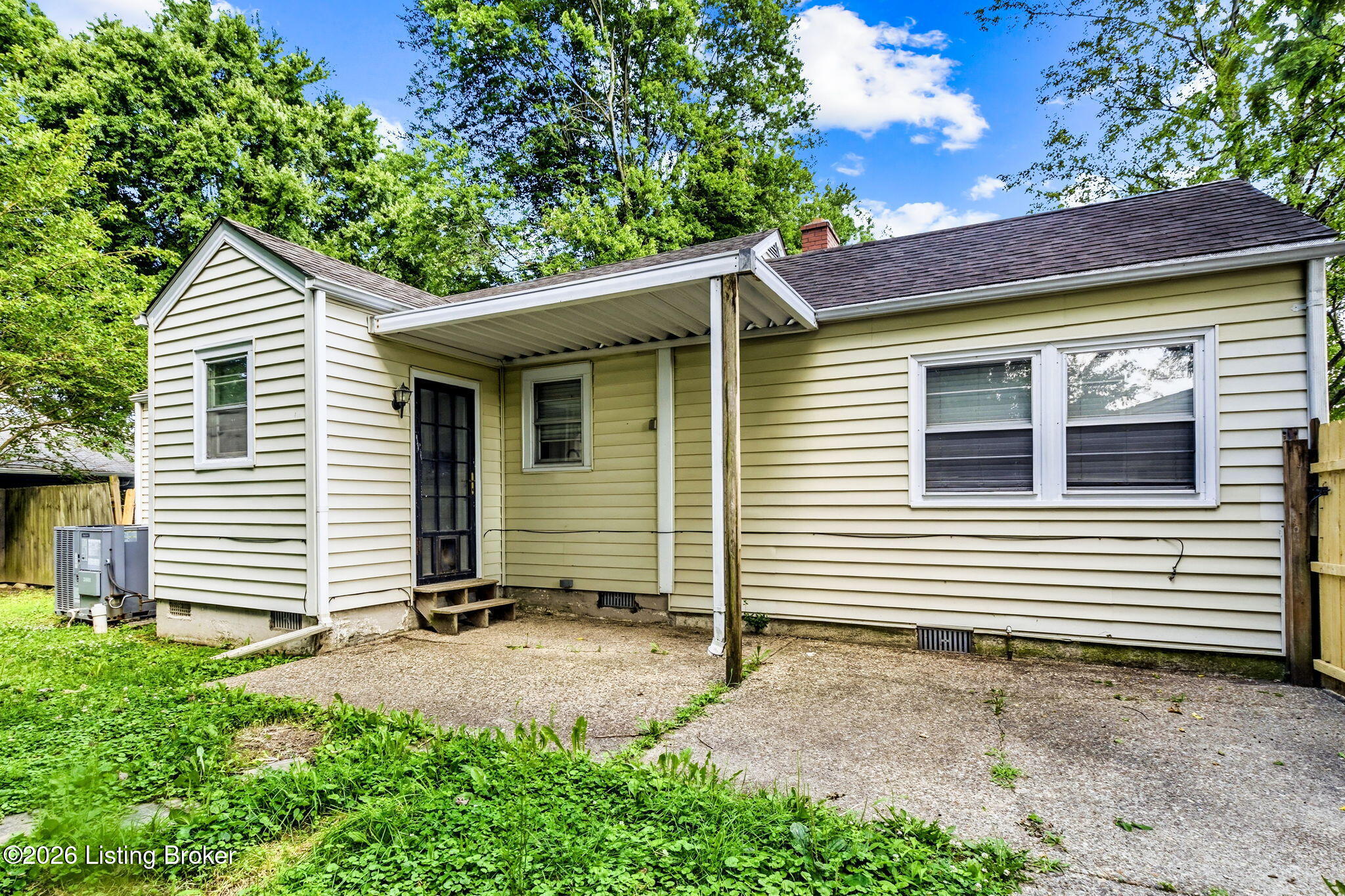 1213 Krupp Park Dr