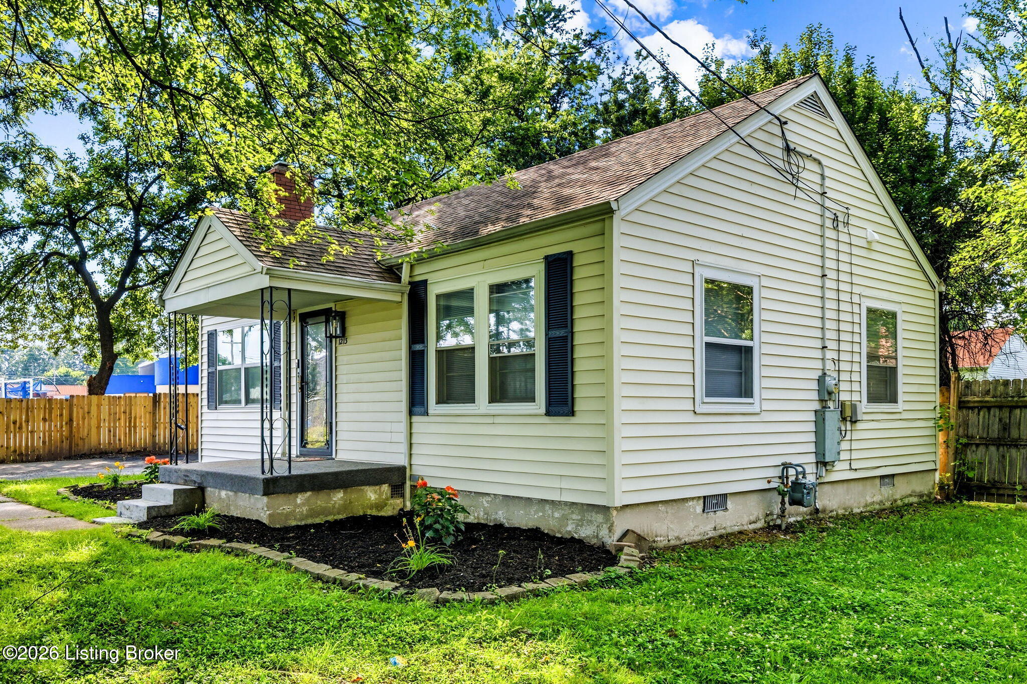 1213 Krupp Park Dr