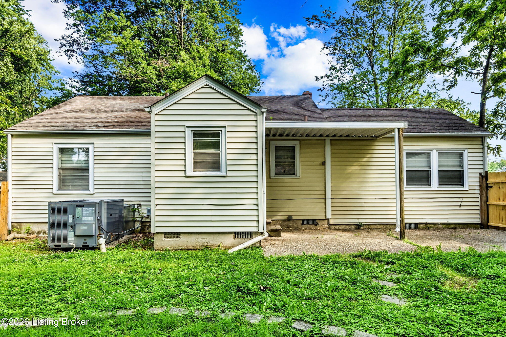 1213 Krupp Park Dr