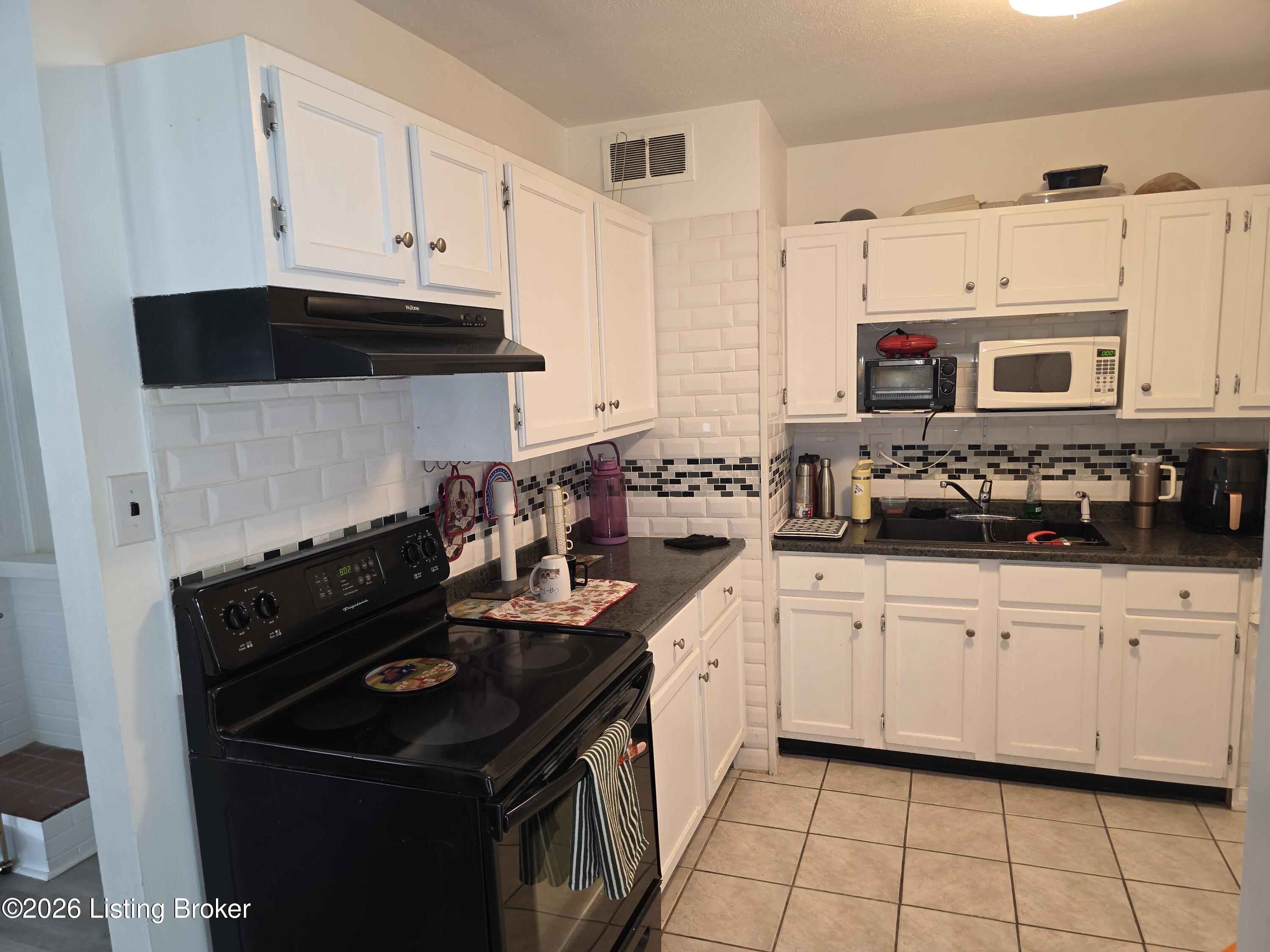 1706 Sarasota Ct