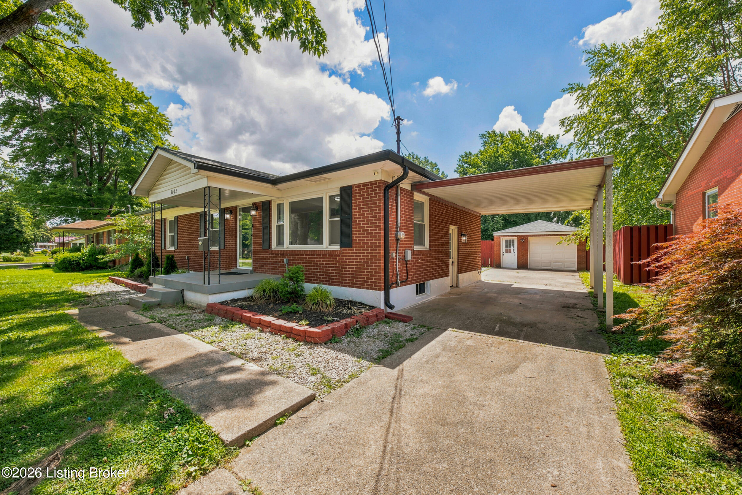 2002 Lynn Lea Rd