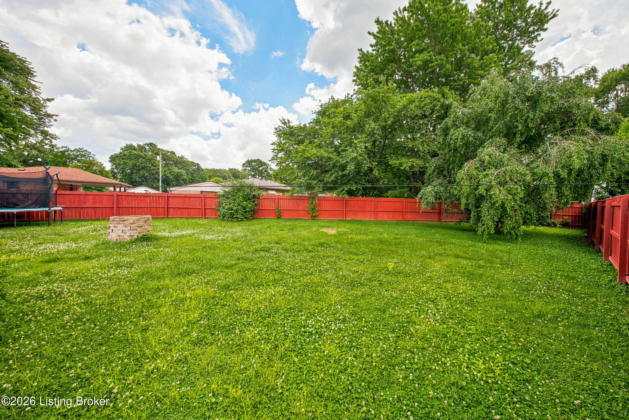2002 Lynn Lea Rd
