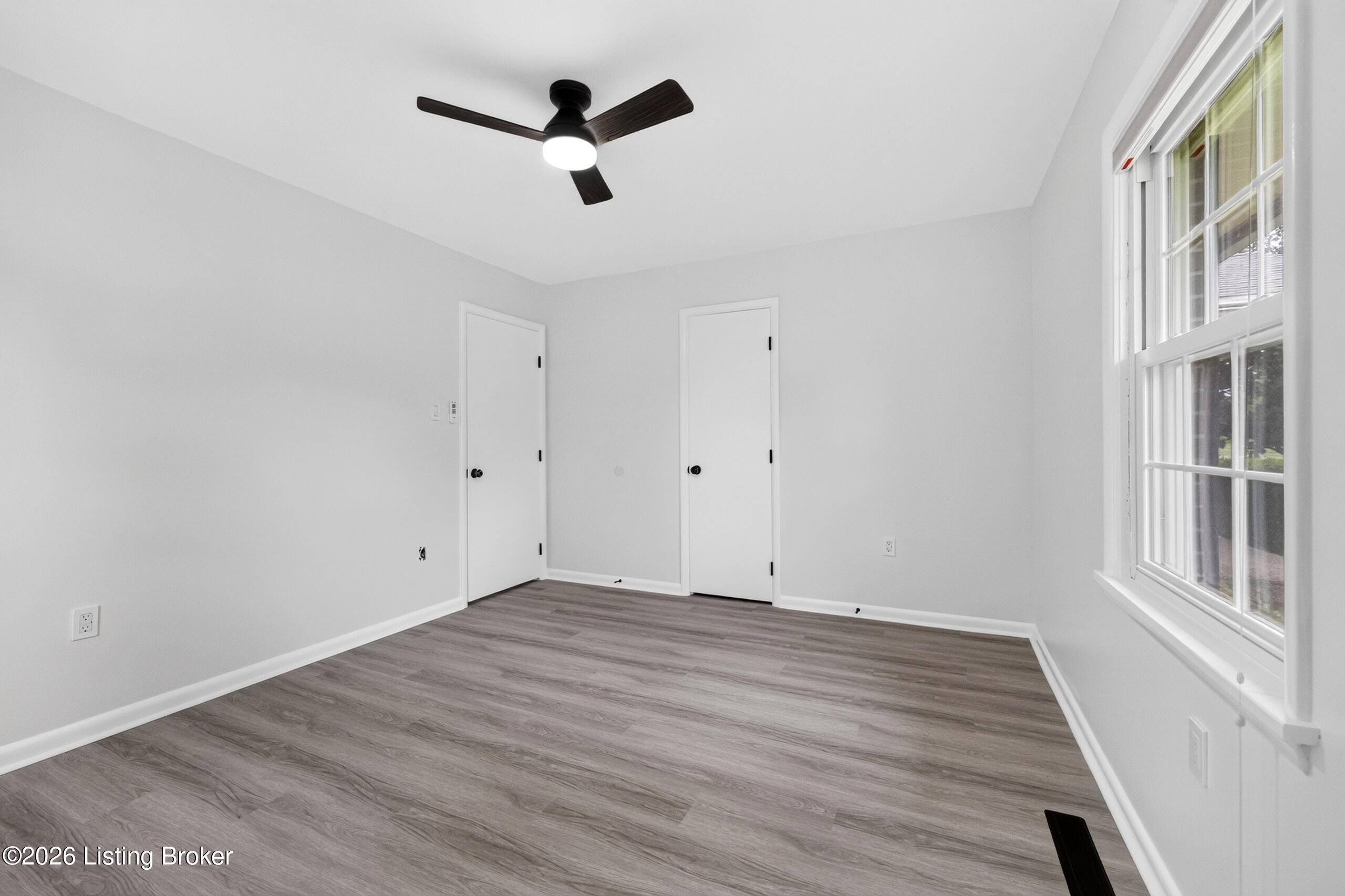 6137 Middlerose Cir