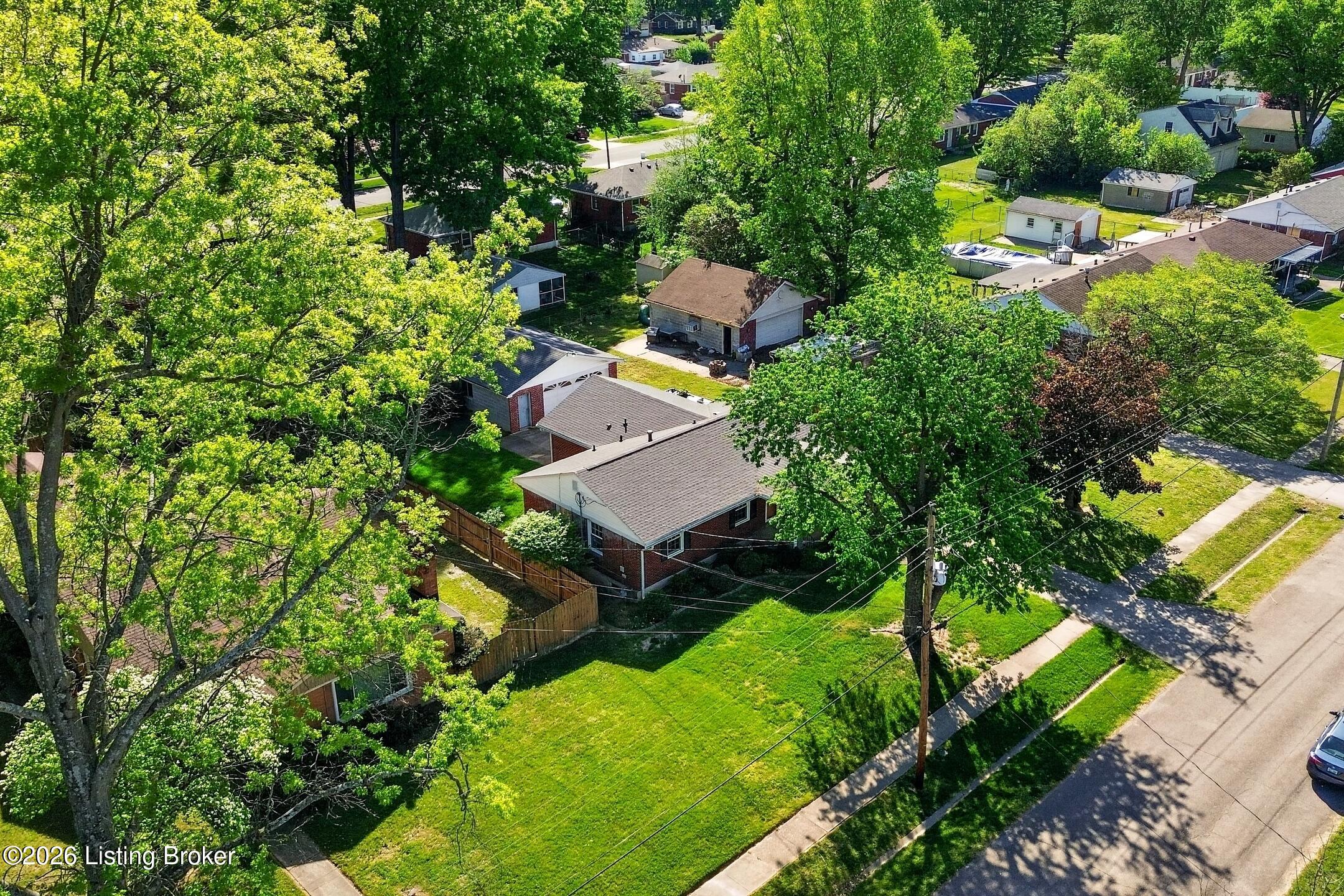 6137 Middlerose Cir