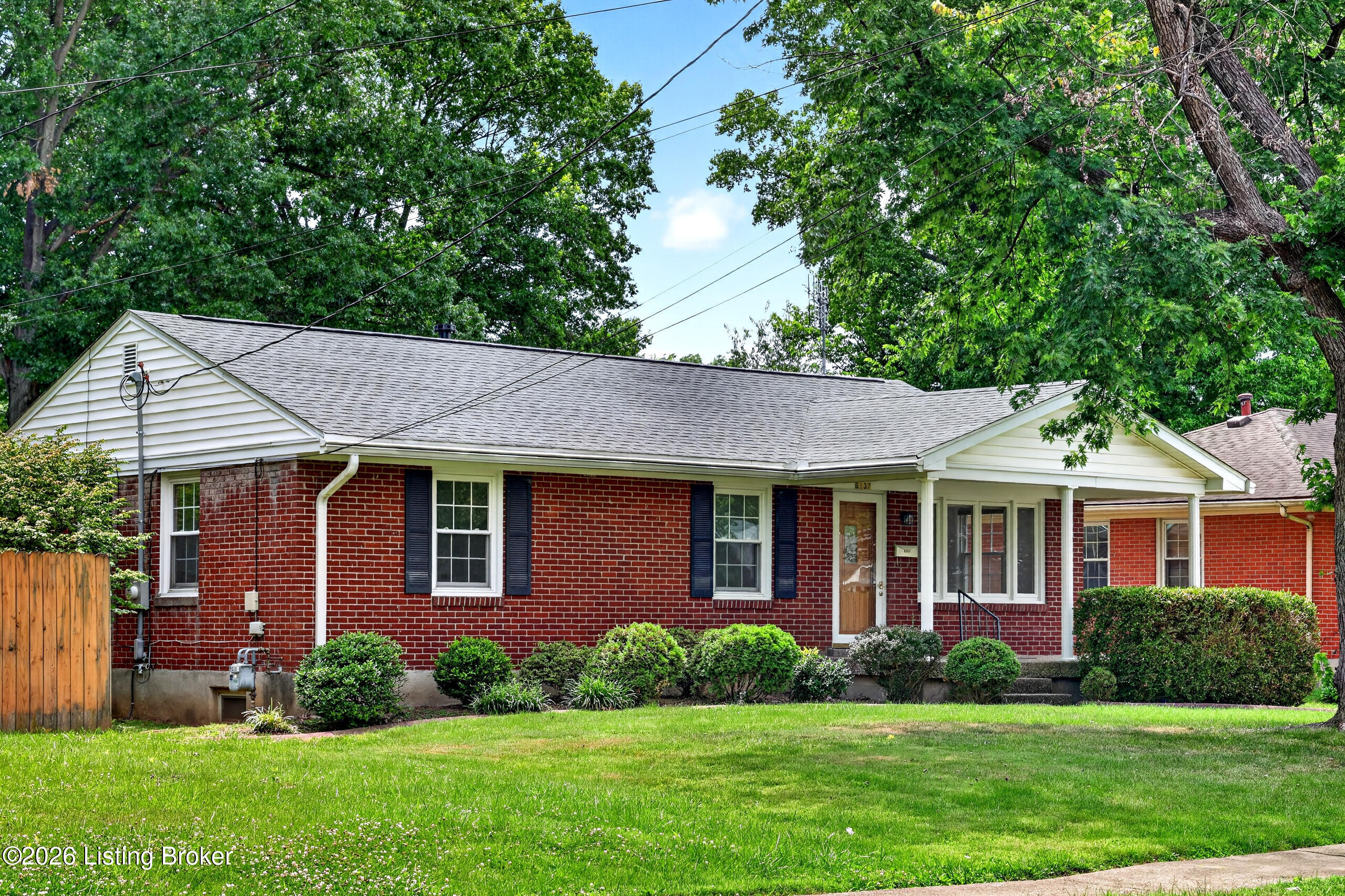 6137 Middlerose Cir