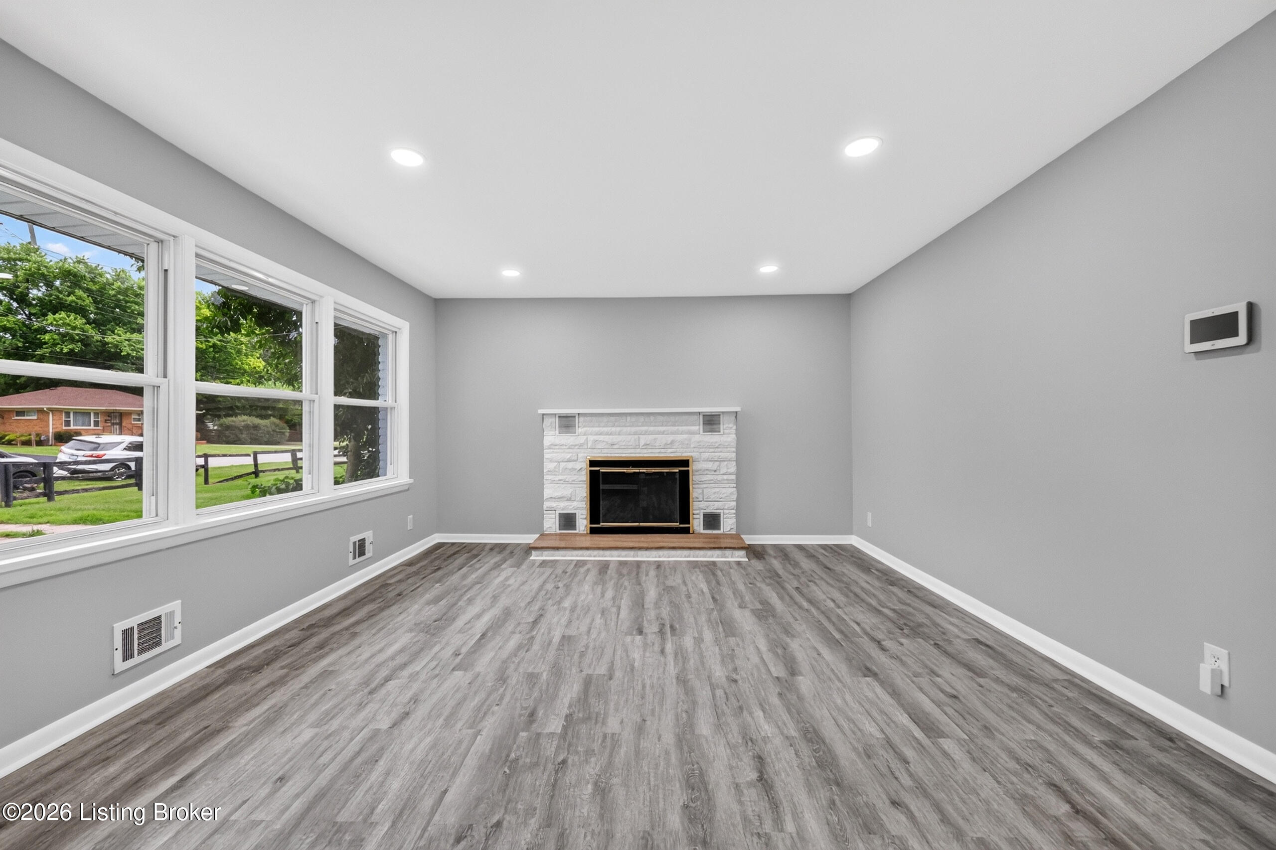5218 Famous Way