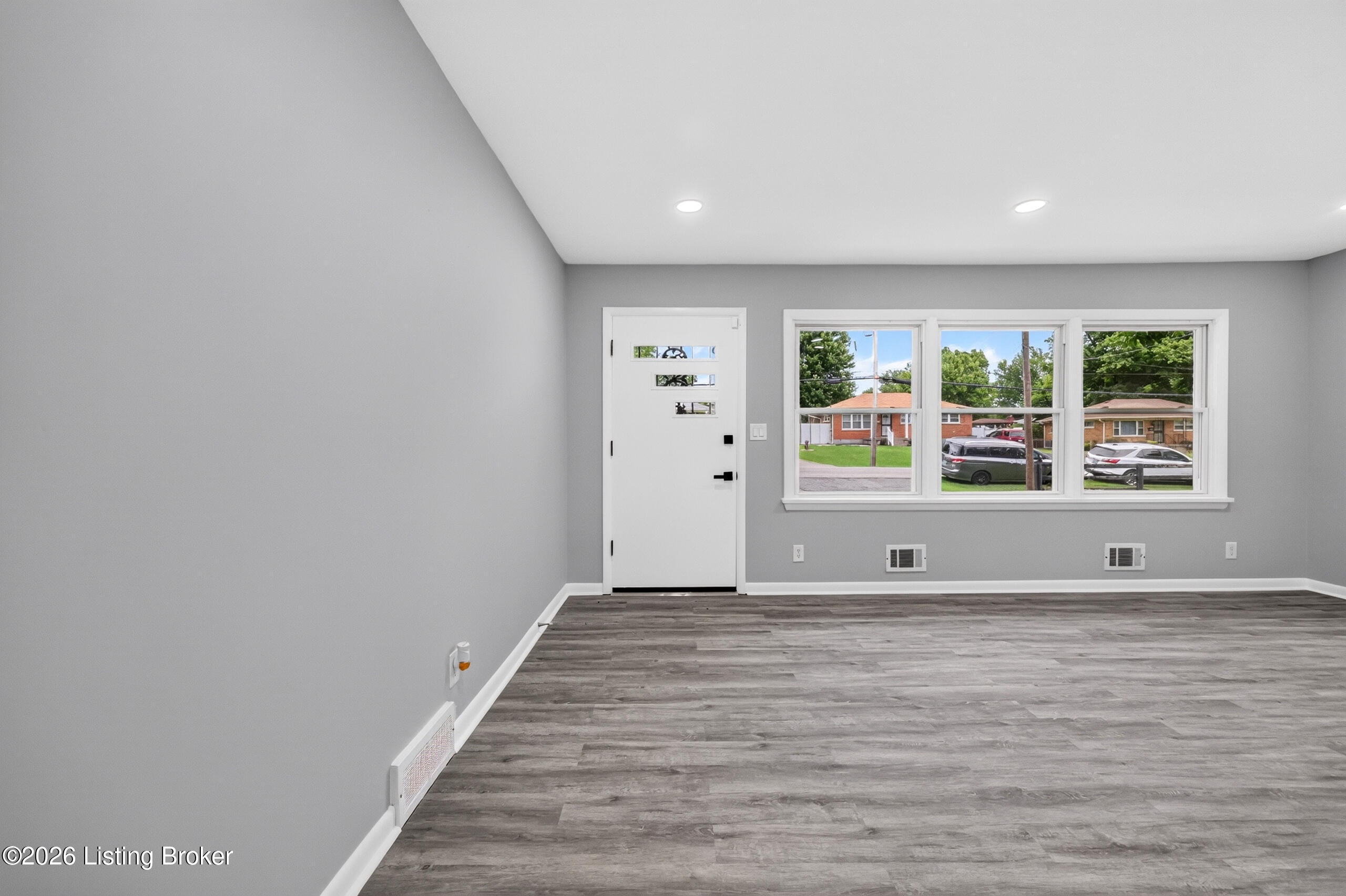 5218 Famous Way