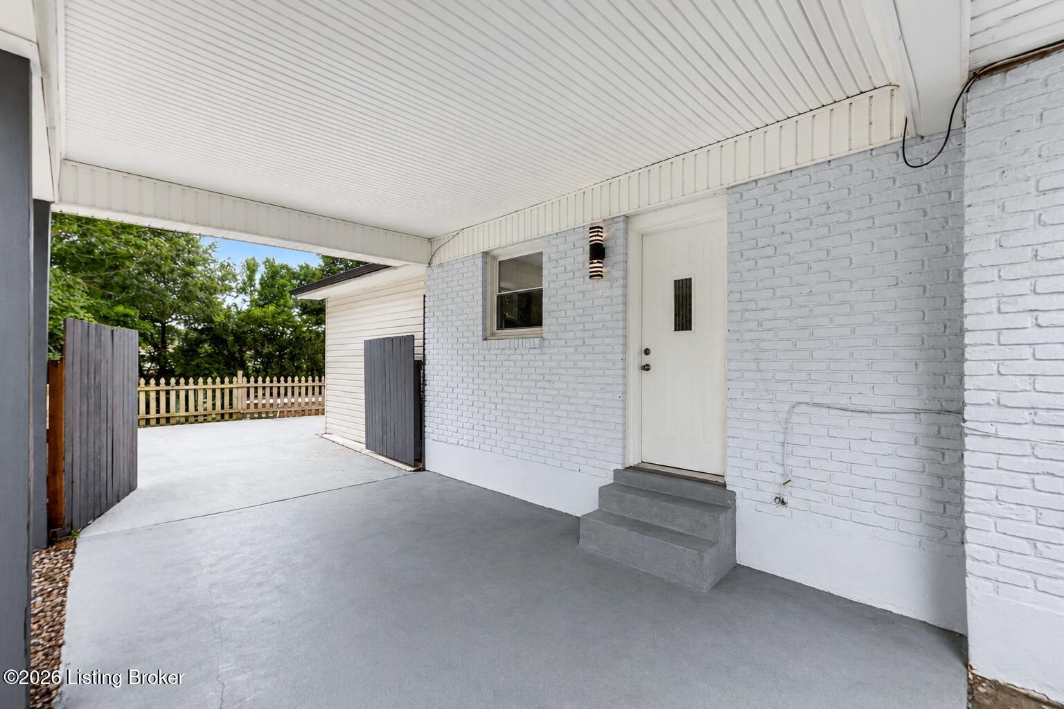 5218 Famous Way