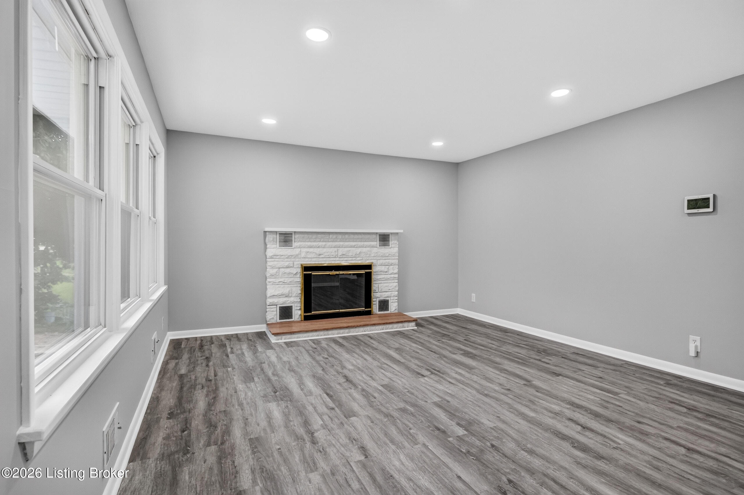 5218 Famous Way