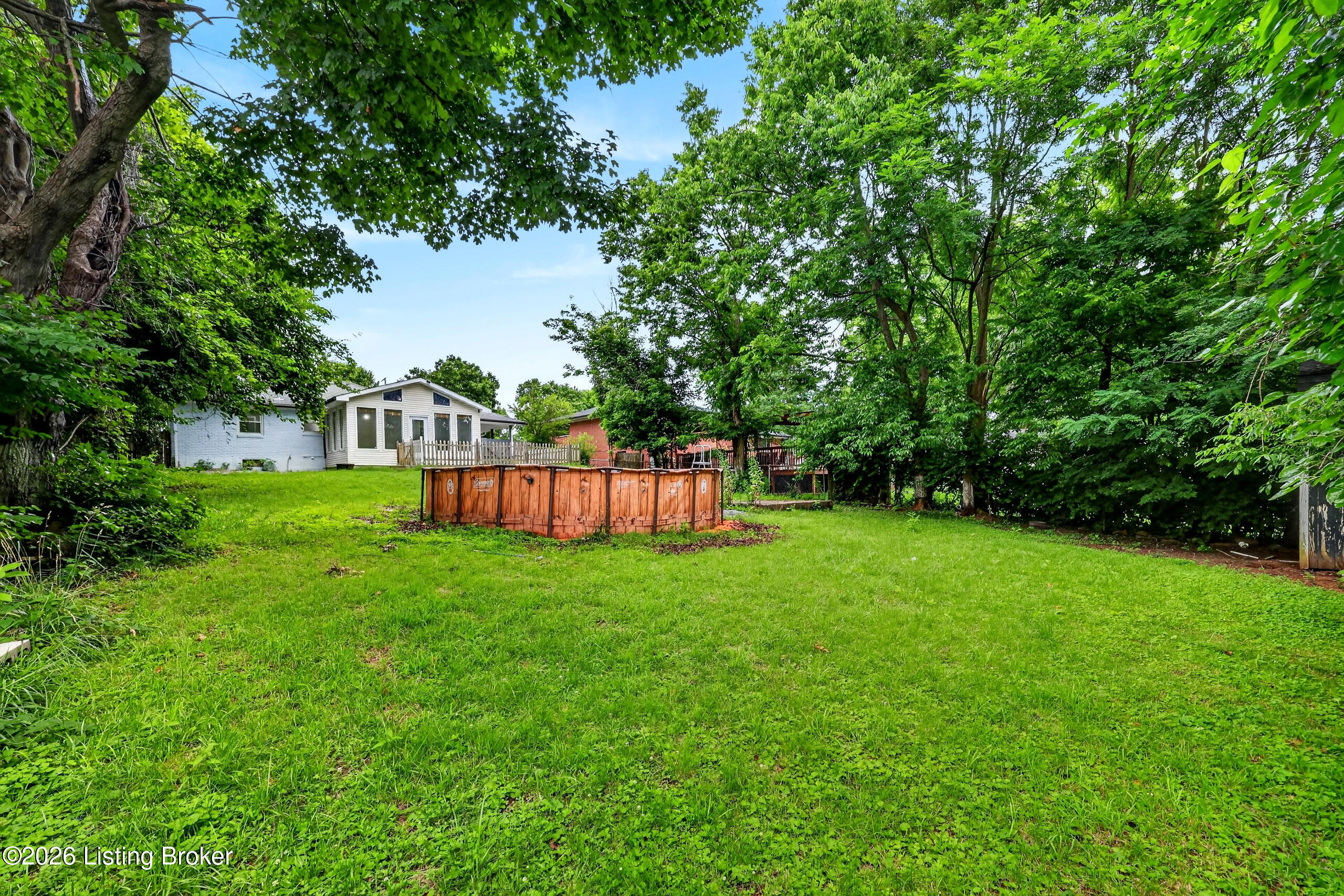5218 Famous Way