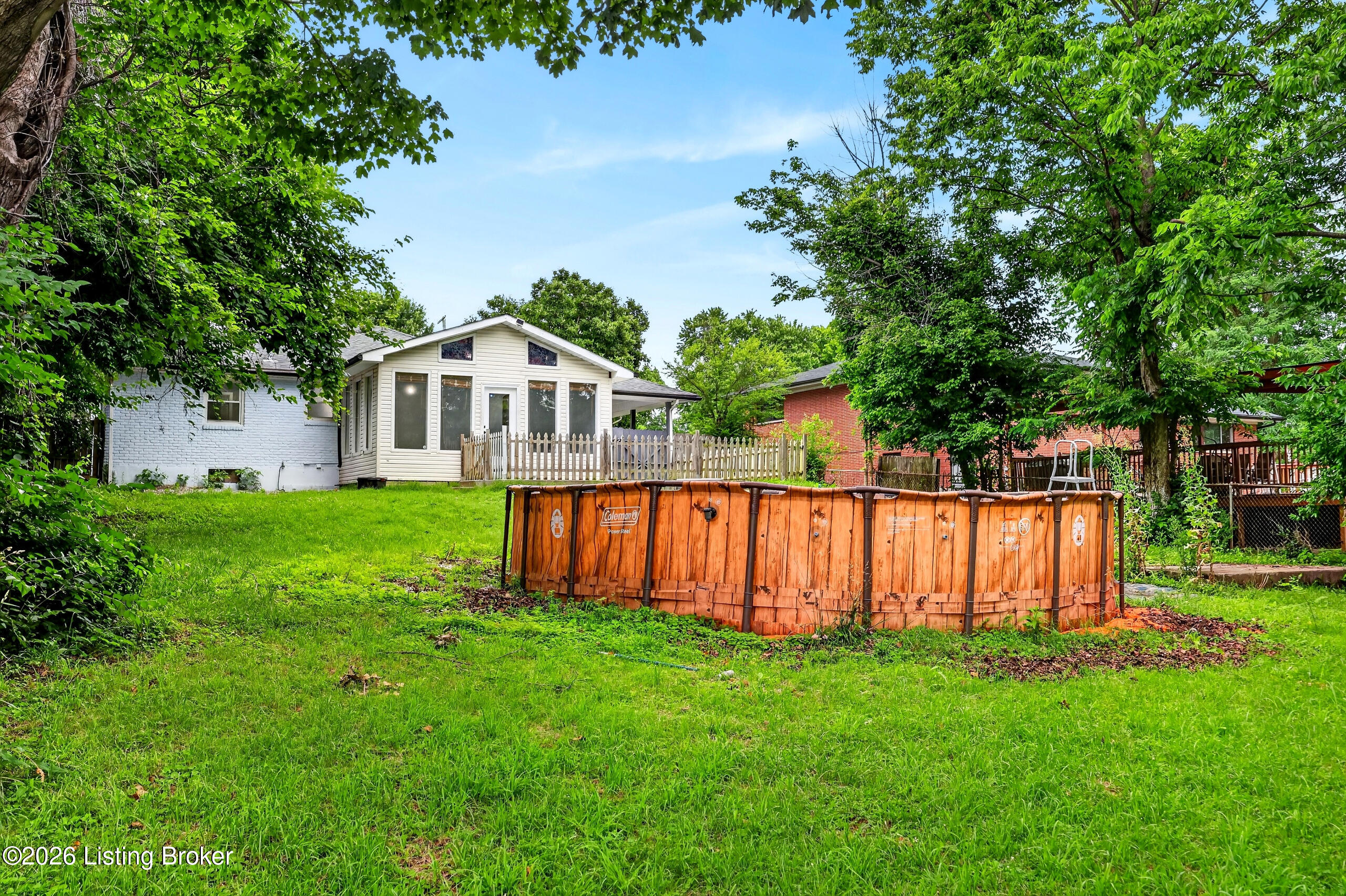 5218 Famous Way