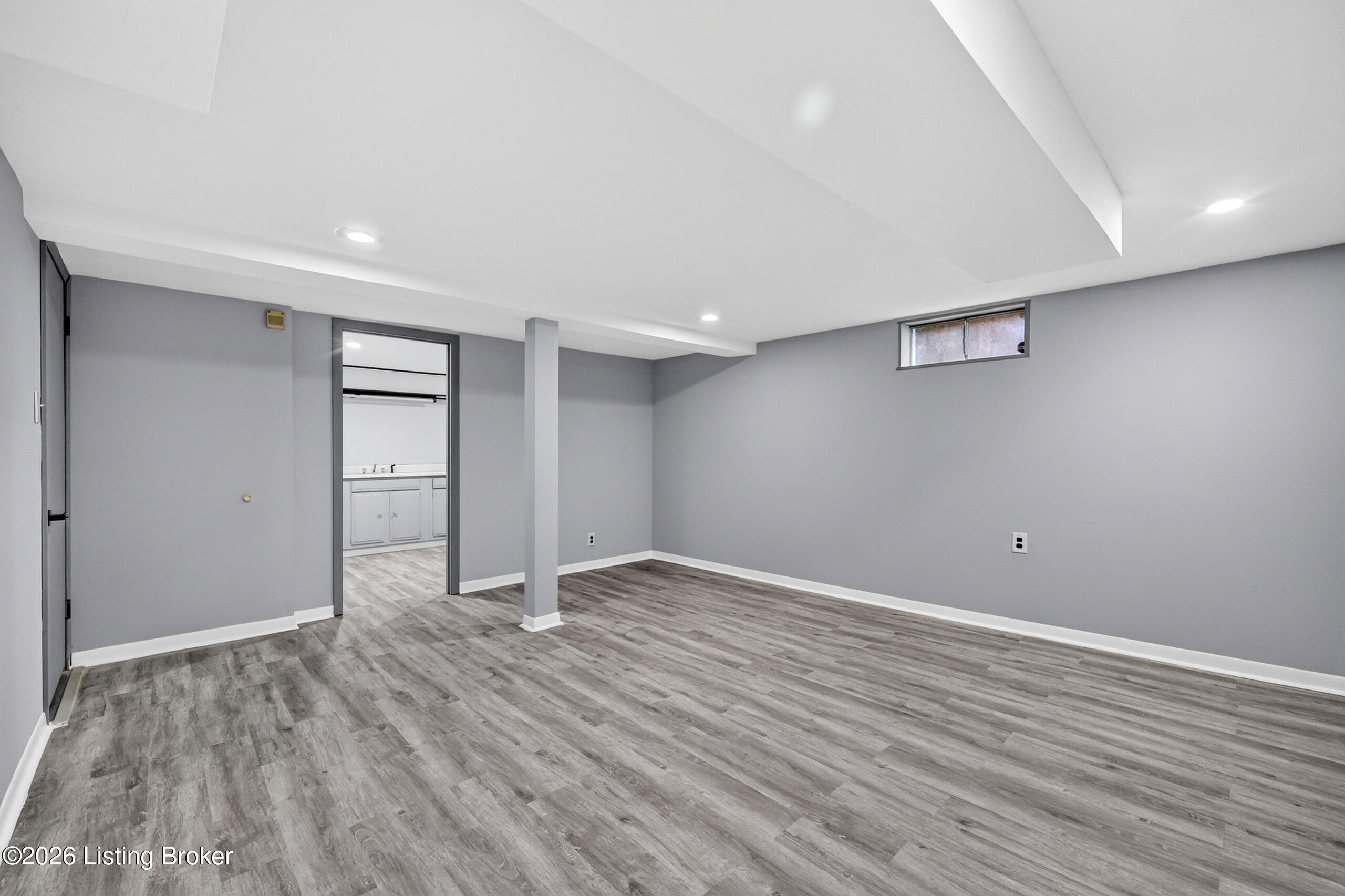 5218 Famous Way